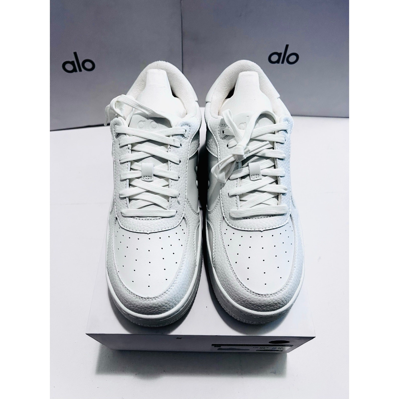 ALO Recovery Mode Sneaker. Women’s size 9/ Men’s Size 7.5 Natural White. NWT’s