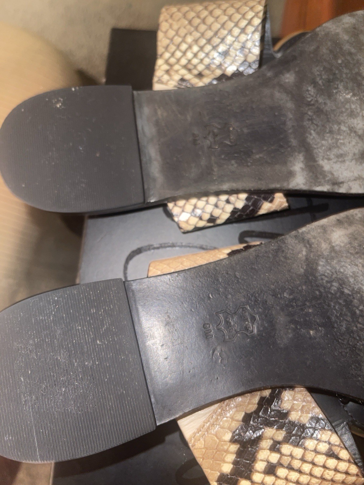Tory Burch Women’s Black/Beige Leather Snake Print Thong Sandals Slip On US 8M