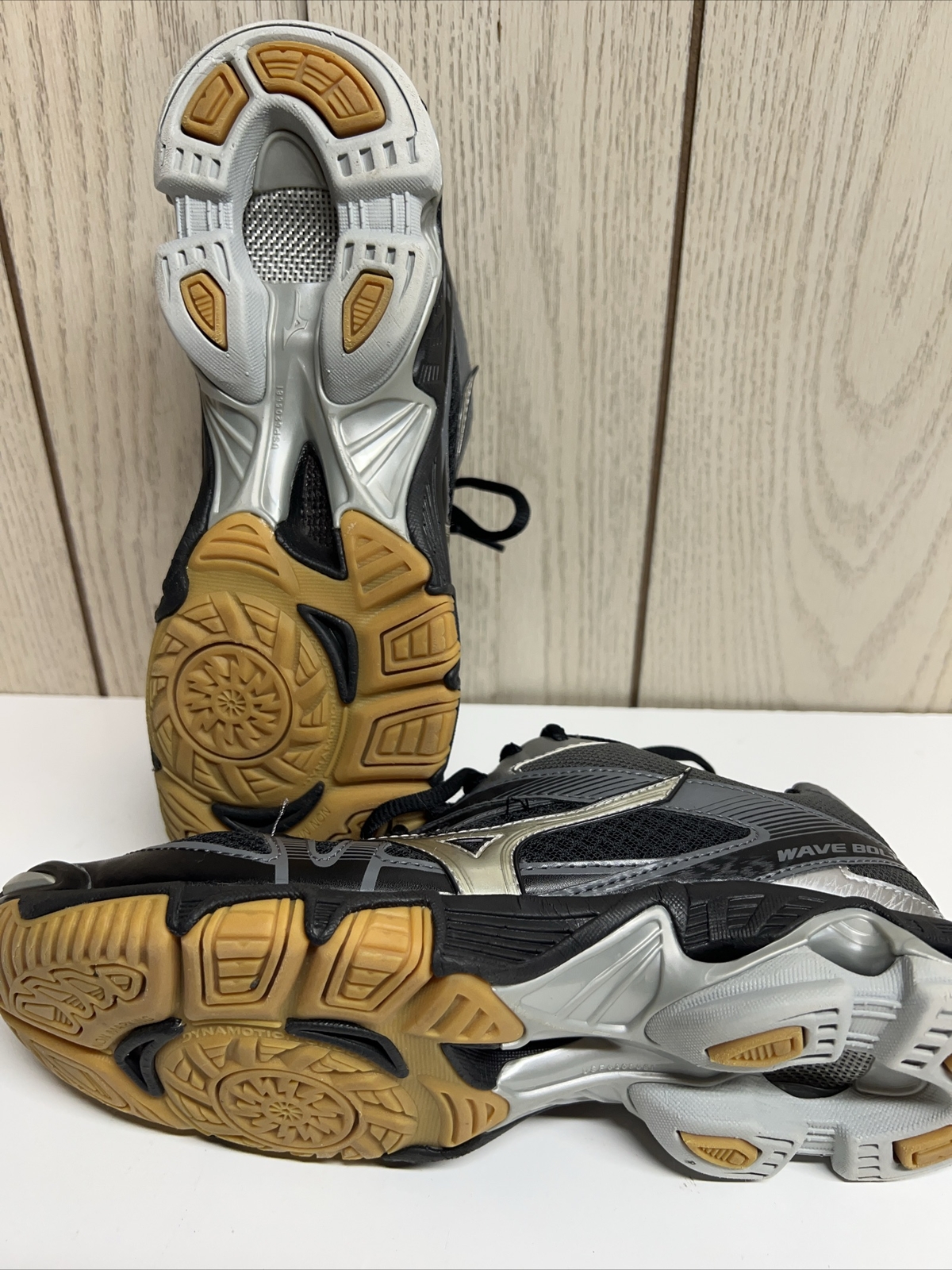 Mizuno Volleyball Shoes Womens Wave Bolt 6 Black Silver Size 9 Sports Excellent!