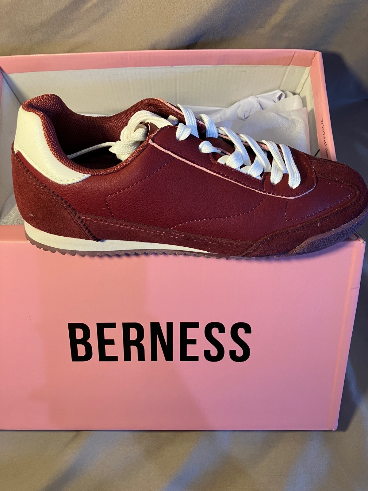 Berness Landon Burgundy Retro Sneakers New In Box Casual Shoes Size 7
