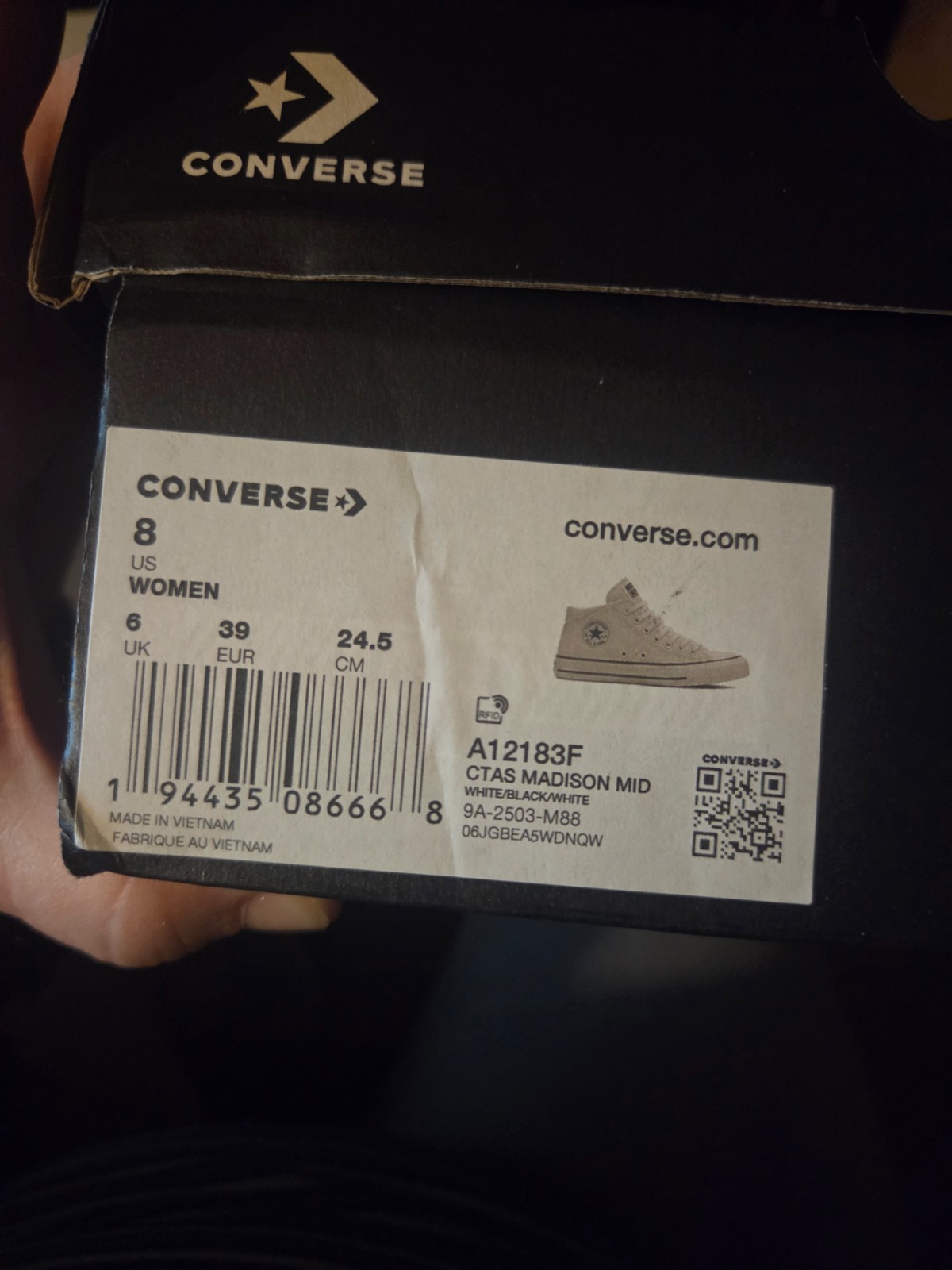 CONVERSE Chuck Taylor Unisex Hightop Sneakers 8men/10women