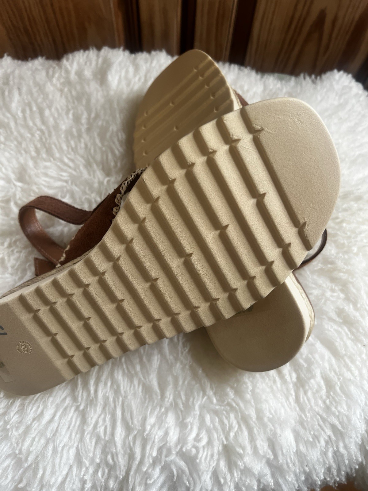Mariella Women’s NWT Leather Cross Front Platform Sandals Size 8 Made In Italy