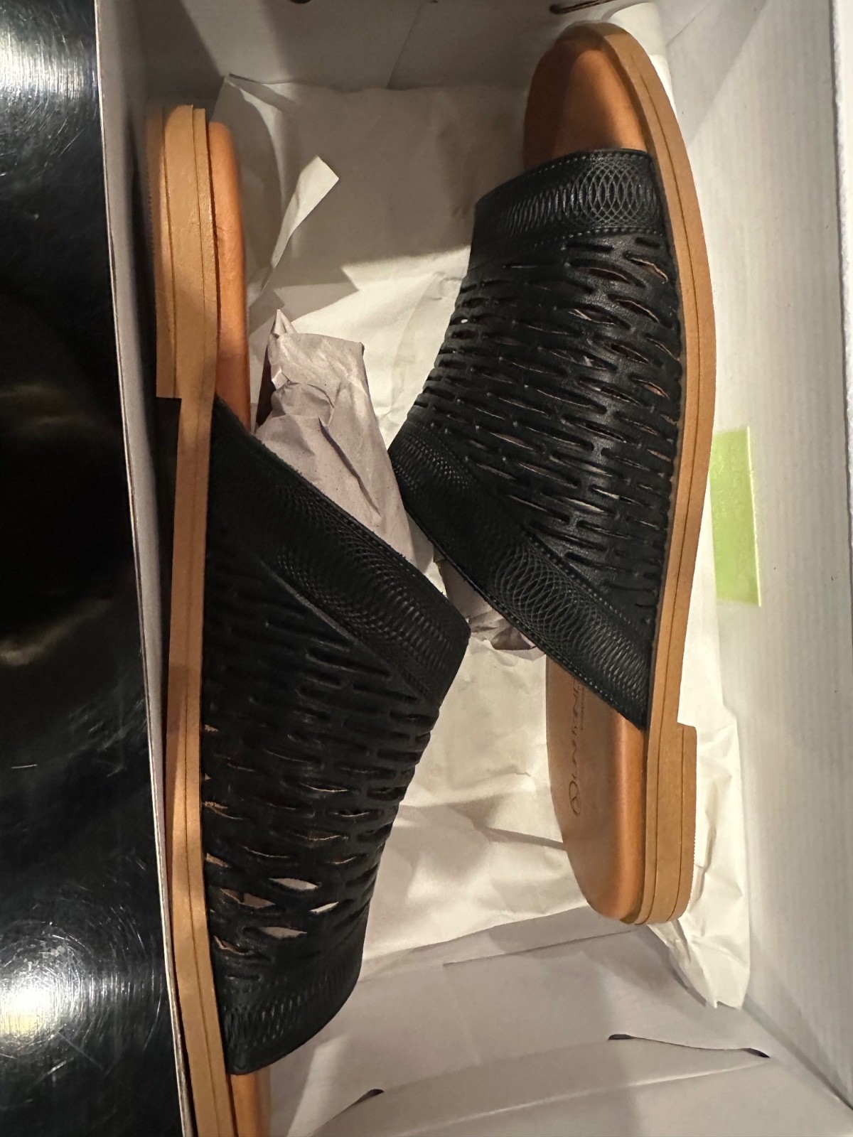 UNITY IN DIVERSITY Brand new, comfy and classy black Rio Slide Women’s sz 9