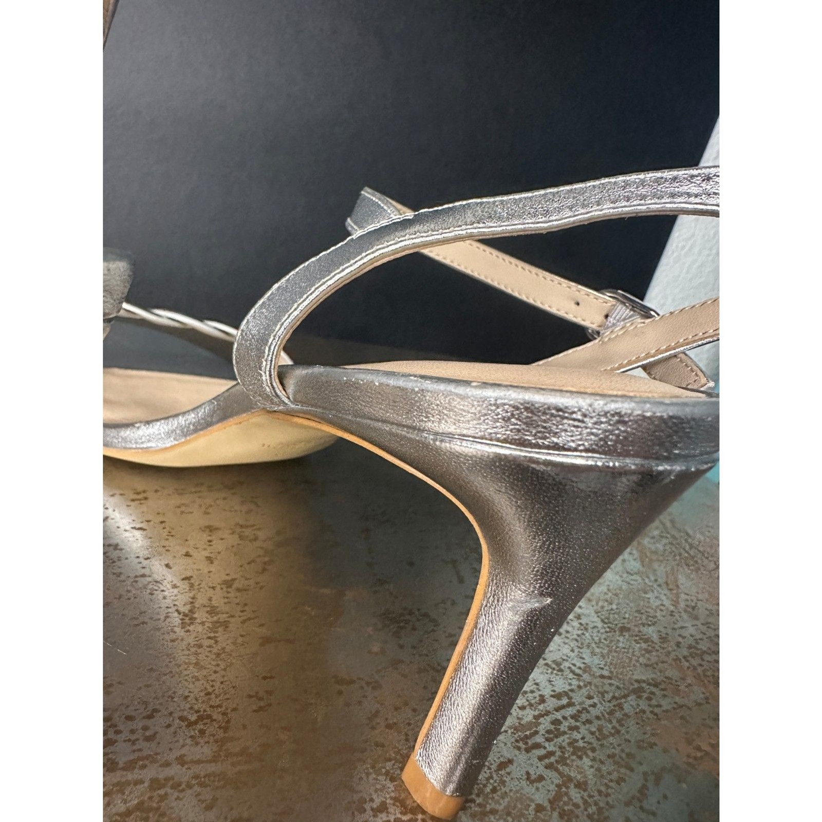 Stuart Weitzman Stiletto Sandals 7.5 Strappy Wedding Elegant Silver Twistie 75