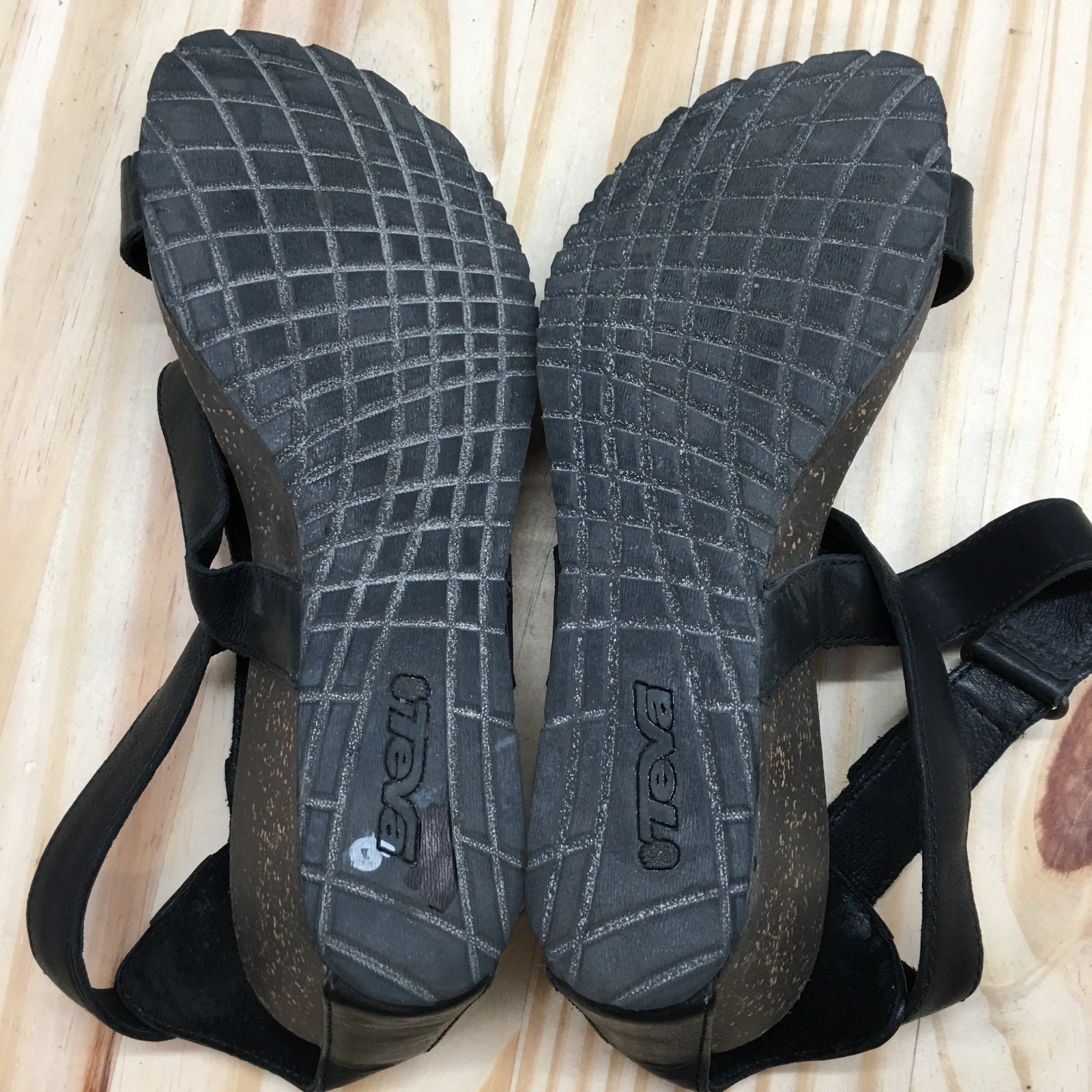 Teva Sandals Womens 9 M Strappy Black Leather Slip On Open Toe Wedge 1007732