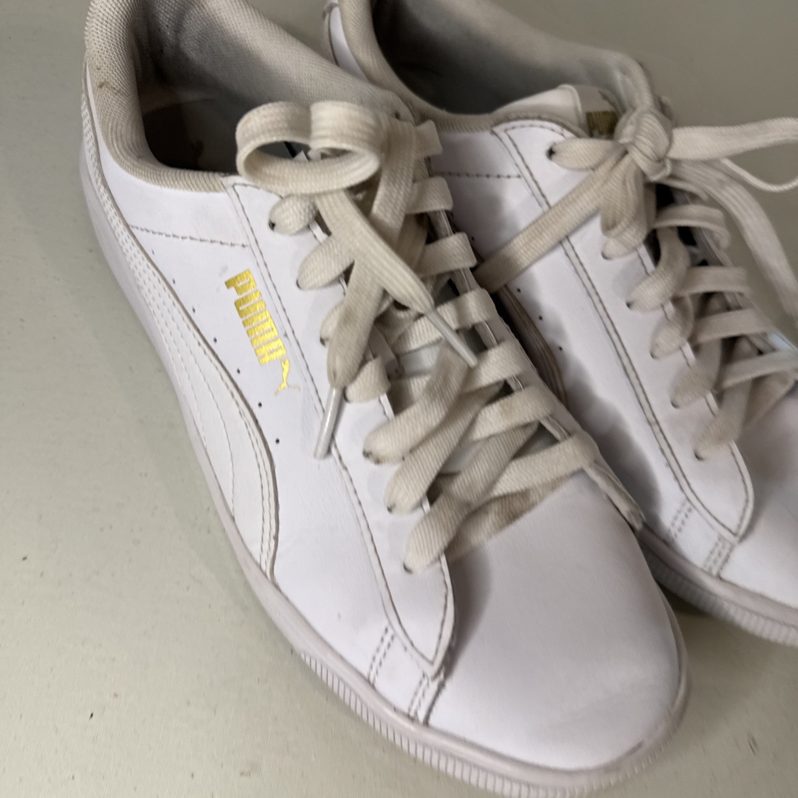 Puma Shoes Womens 6.5 Vikky V2 Sneakers White Lace Up Casual 370468-01, 1139