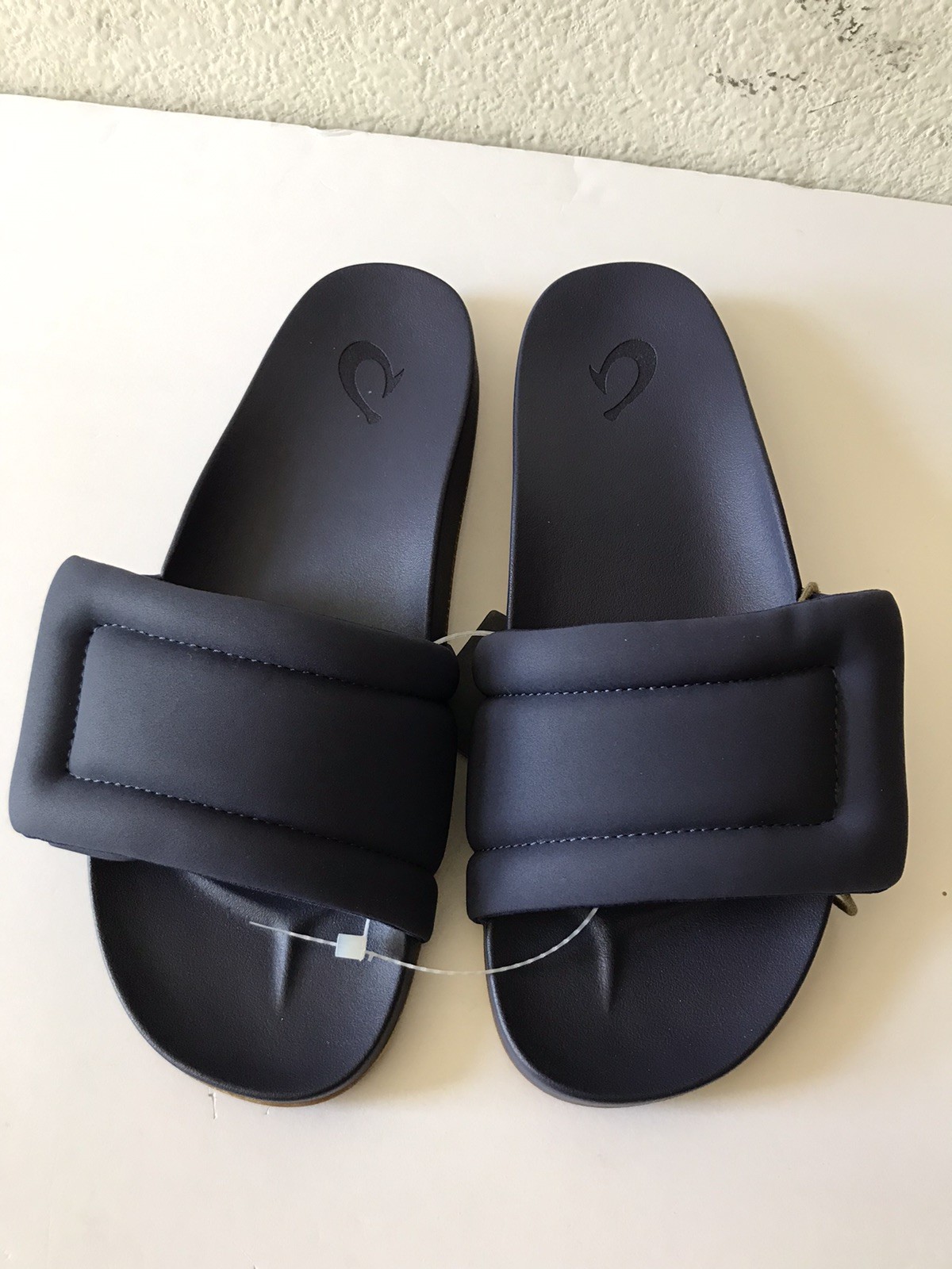 WOMEN’S OLUKAI NAVY BLUE SUNBEAM SLIDE SUMMER BEACH/POOL SANDALS SIZE 9 NWT