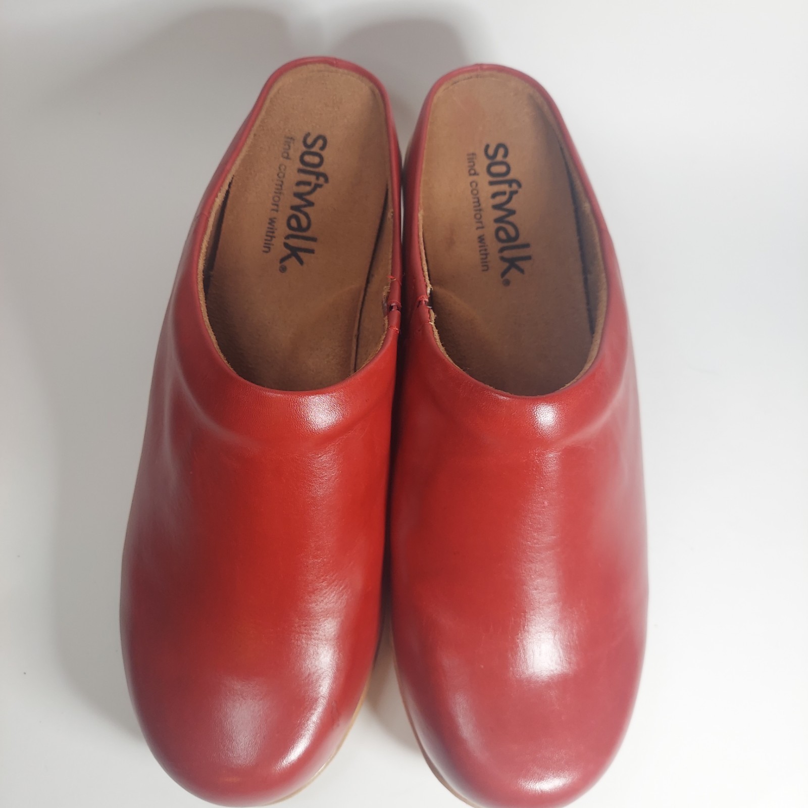 SoftWalk Madison Red Leather Clogs Women’s Size 11WW Comfort Slip On Shoes