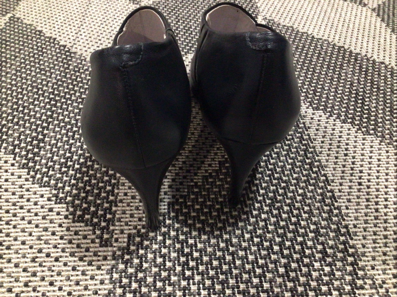 Johnston &Murphy Black Leather Pointed Toe Bootie Slip On Shoes 9.5 M