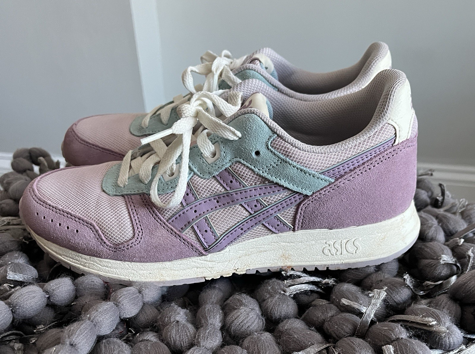 Asics Women’s Lavender / Blue Leather Mesh Lace Up Training Running Sneakers 7.5