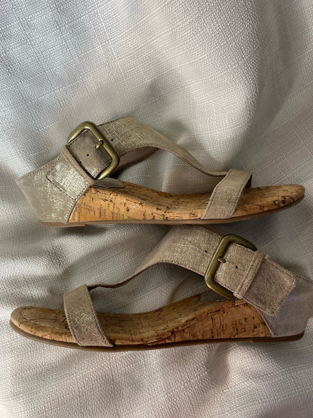 Donald Pliner Women’s Size 7M Dylan Wedge Cork Metallic Sandals Summer