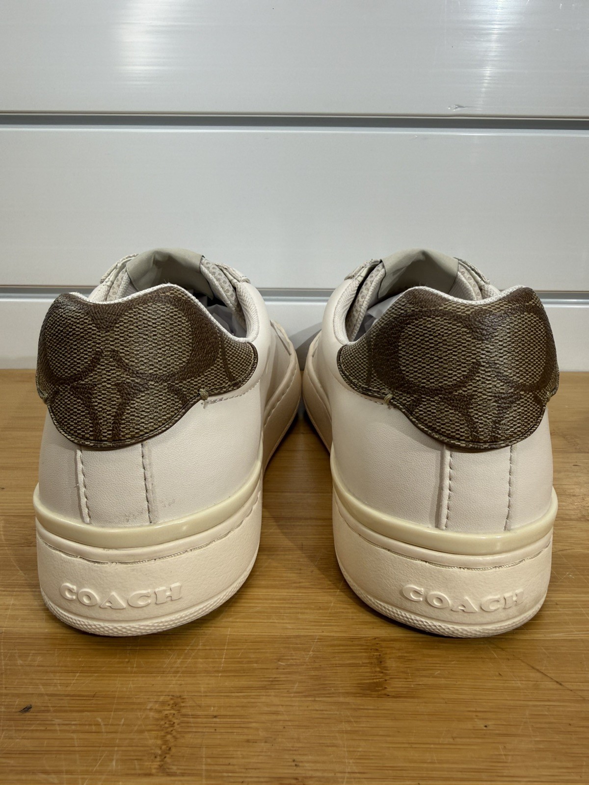 COACH Clip Low Top Leather Sneakers Size 9B Chalk/Khaki Signature 1941 B40