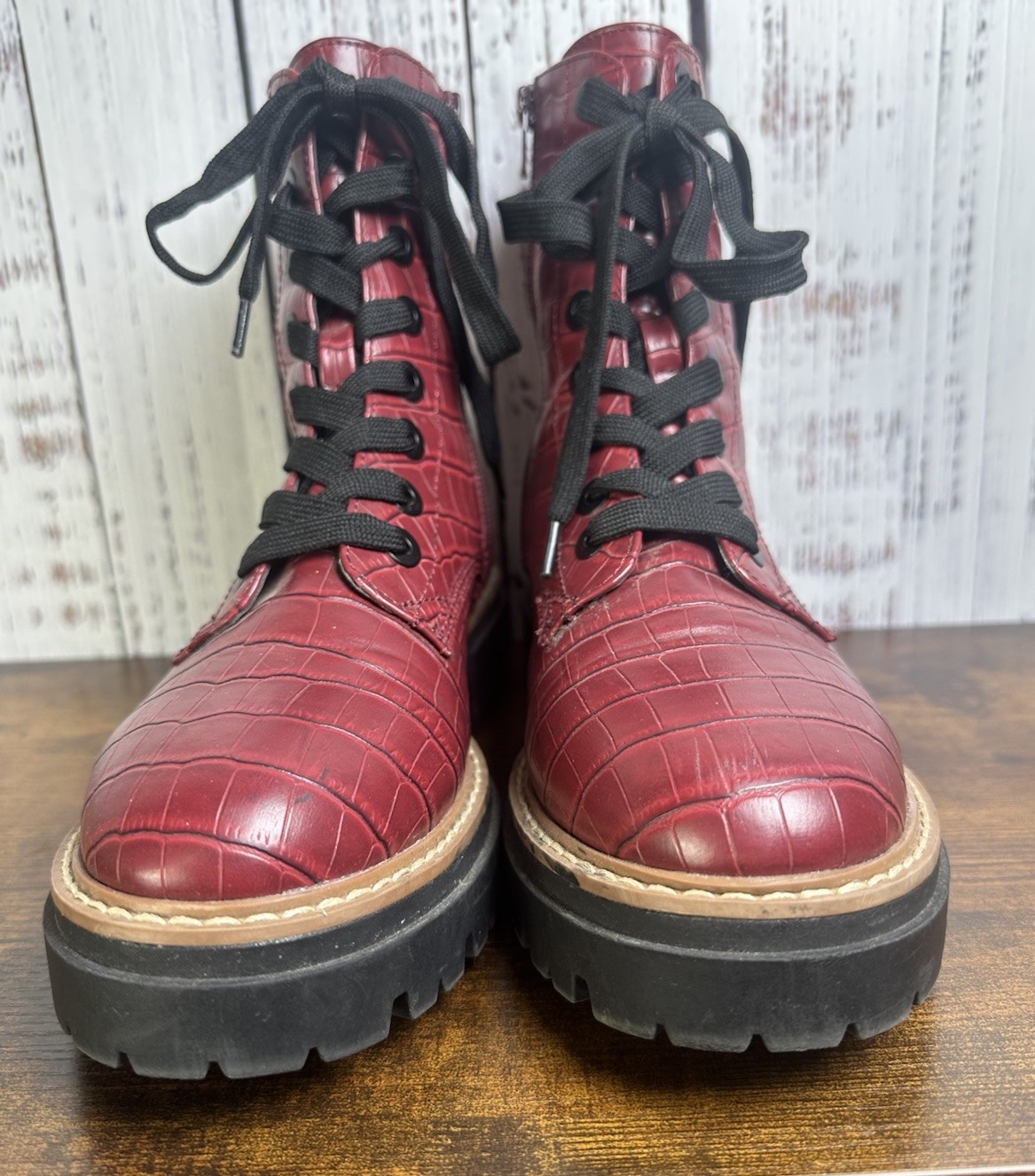 Sun + Stone Women’s Burgundy Lug Sole Combat Boots Size 8 Lace Up Zip Up Grunge