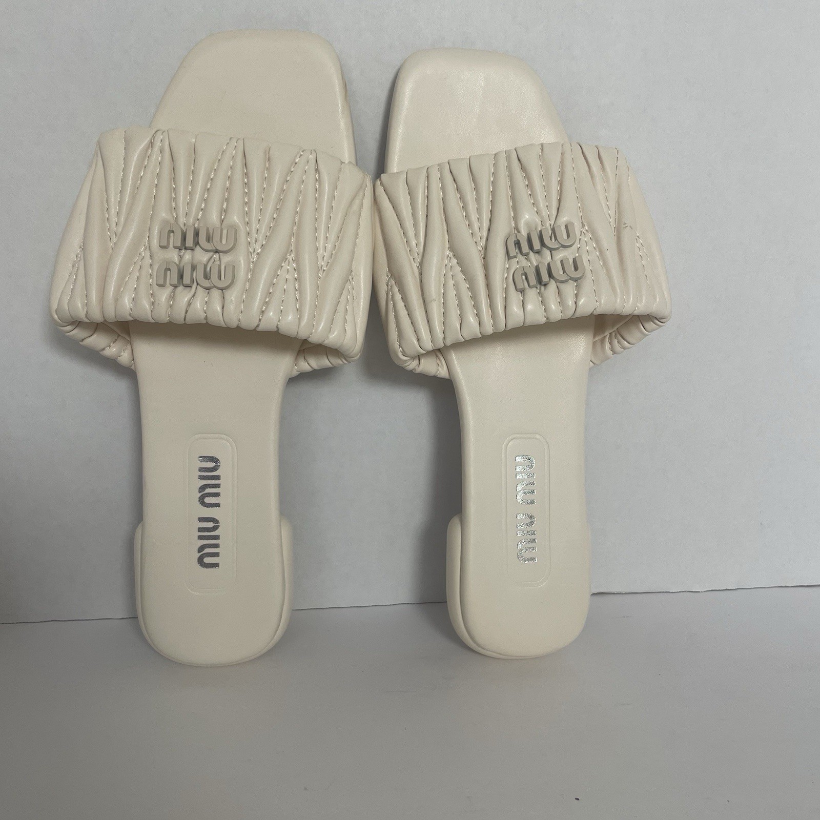 Miu Miu Matelassé Leather Slide Sandals Ivory EU 40 US 9-9.5 Made Italy
