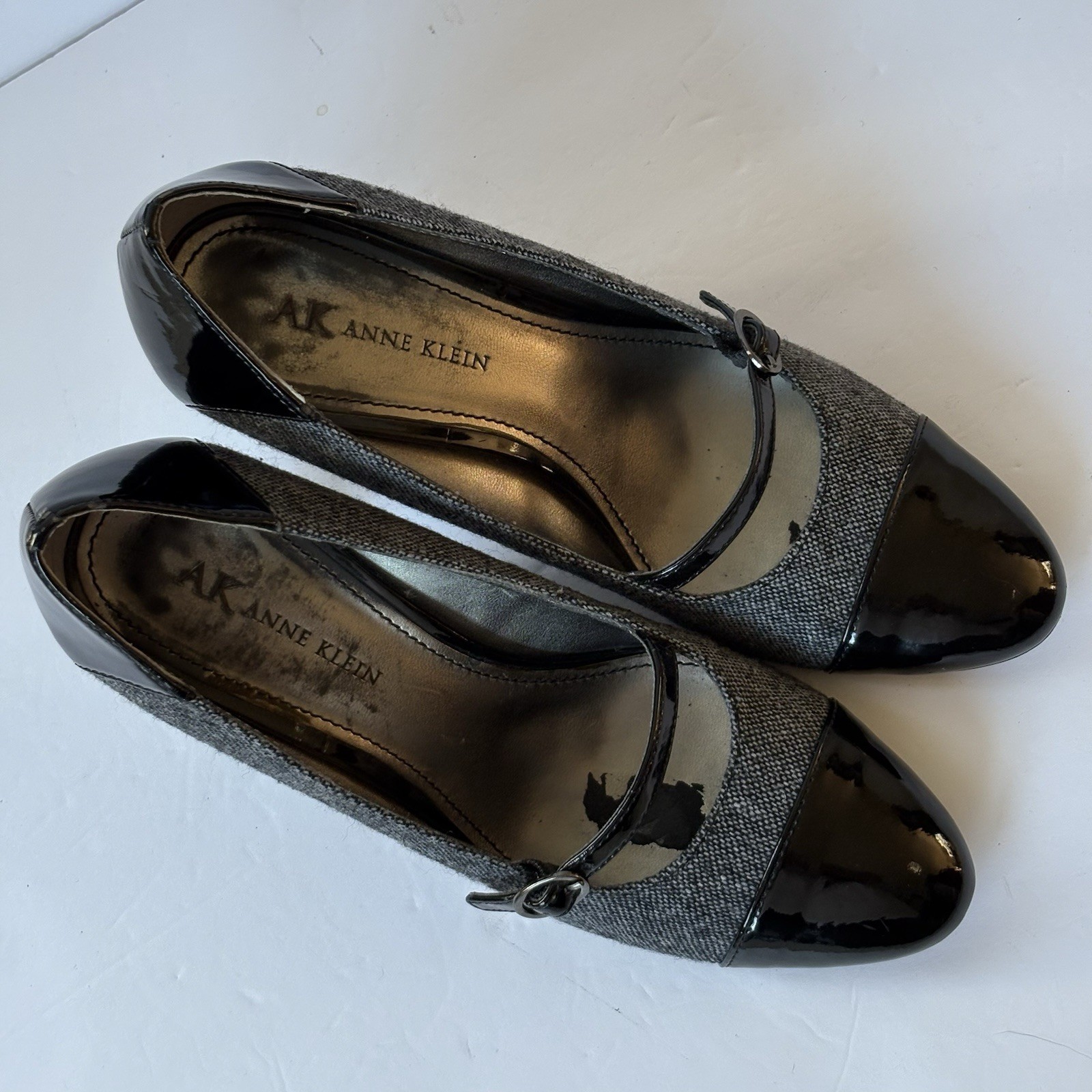 Anne Klein Mary Jane Heel Women 6 Sweet Pea Grey Fabric Black Patent Pump 3.25″