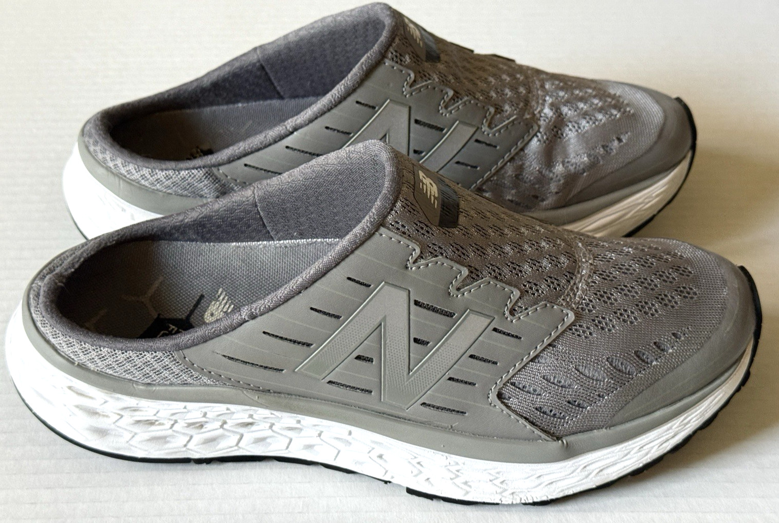New Balance Gray / White Sneakers Walking Shoes Open Back #WA900GY Women’s Sz 8
