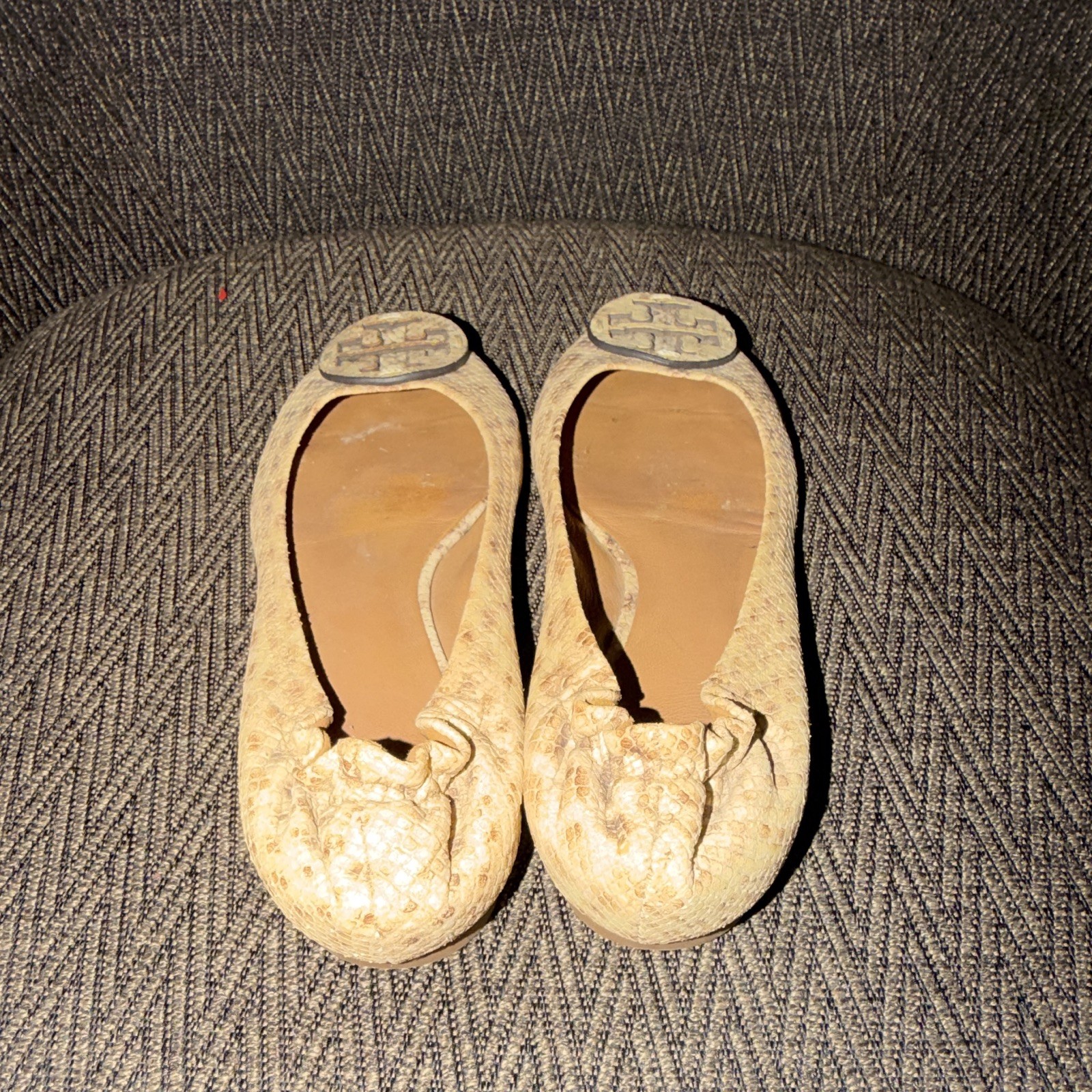 Tory Burch Beige Animal Print Leather Ballet Flats Slip-On Logo Toe US 7