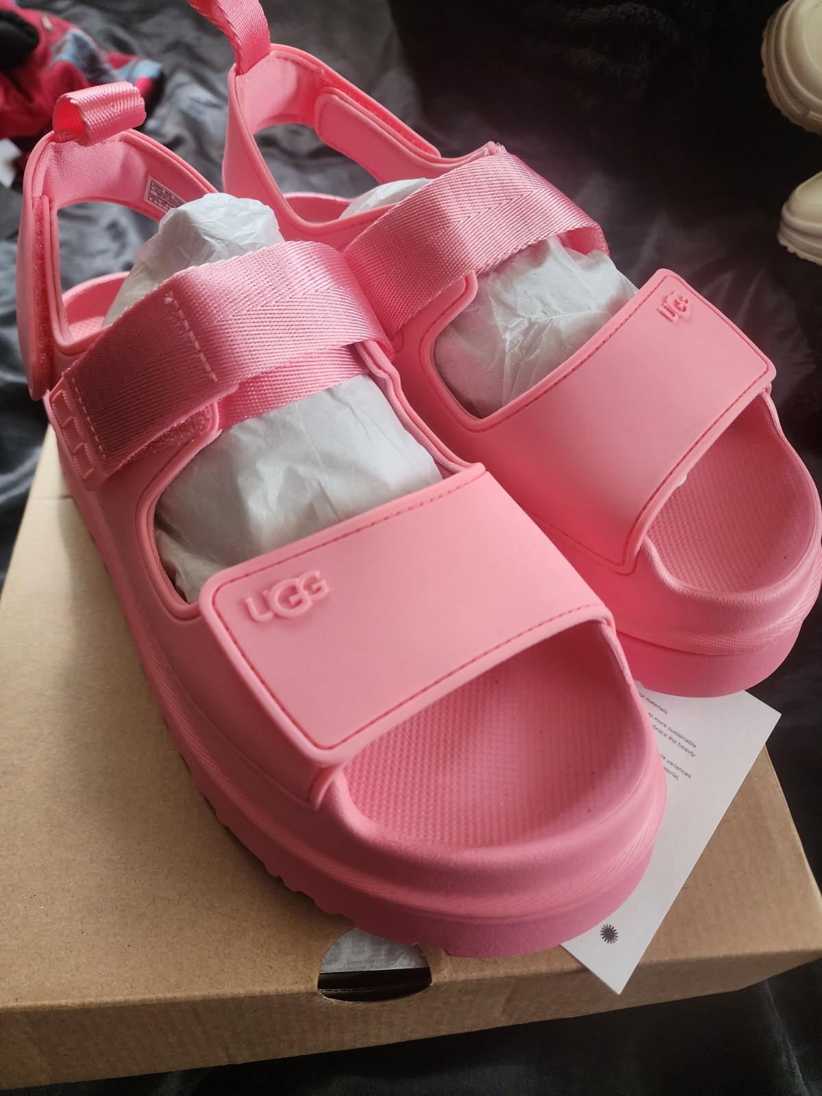 UGG Goldenglow Sandal Tropical Pink Womens US 9 New With box and sticker