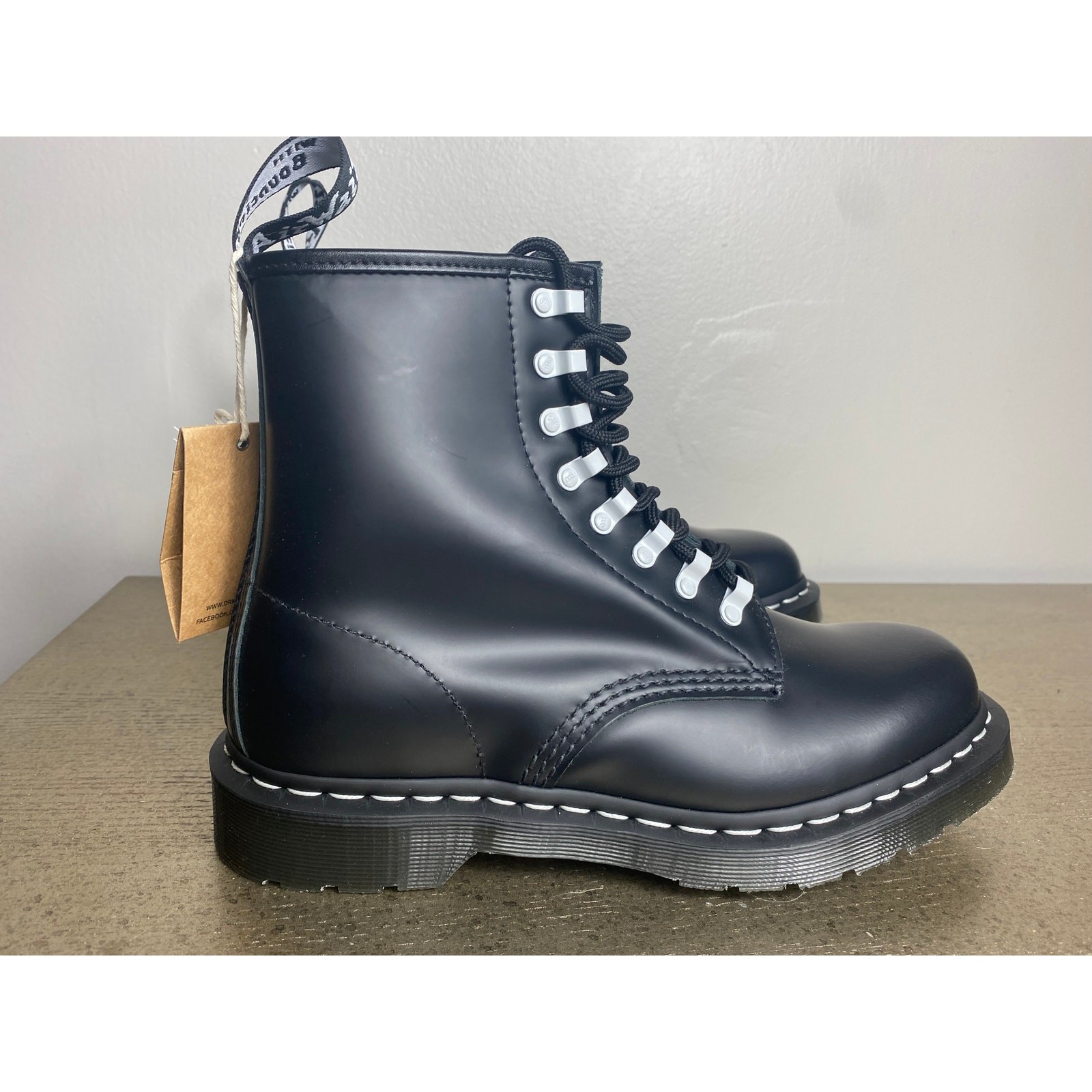 NEW DR MARTENS BOOTS 9 BLACK LEATHER SMOOTH 1460 LACE UP WHITE WHIMSIGOTH GRUNGE