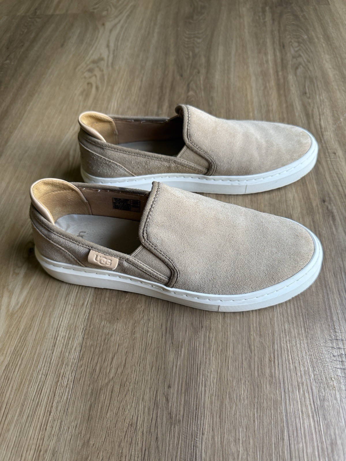 UGG Women’s Slip On Beige Sneakers Size 9.5 EUC