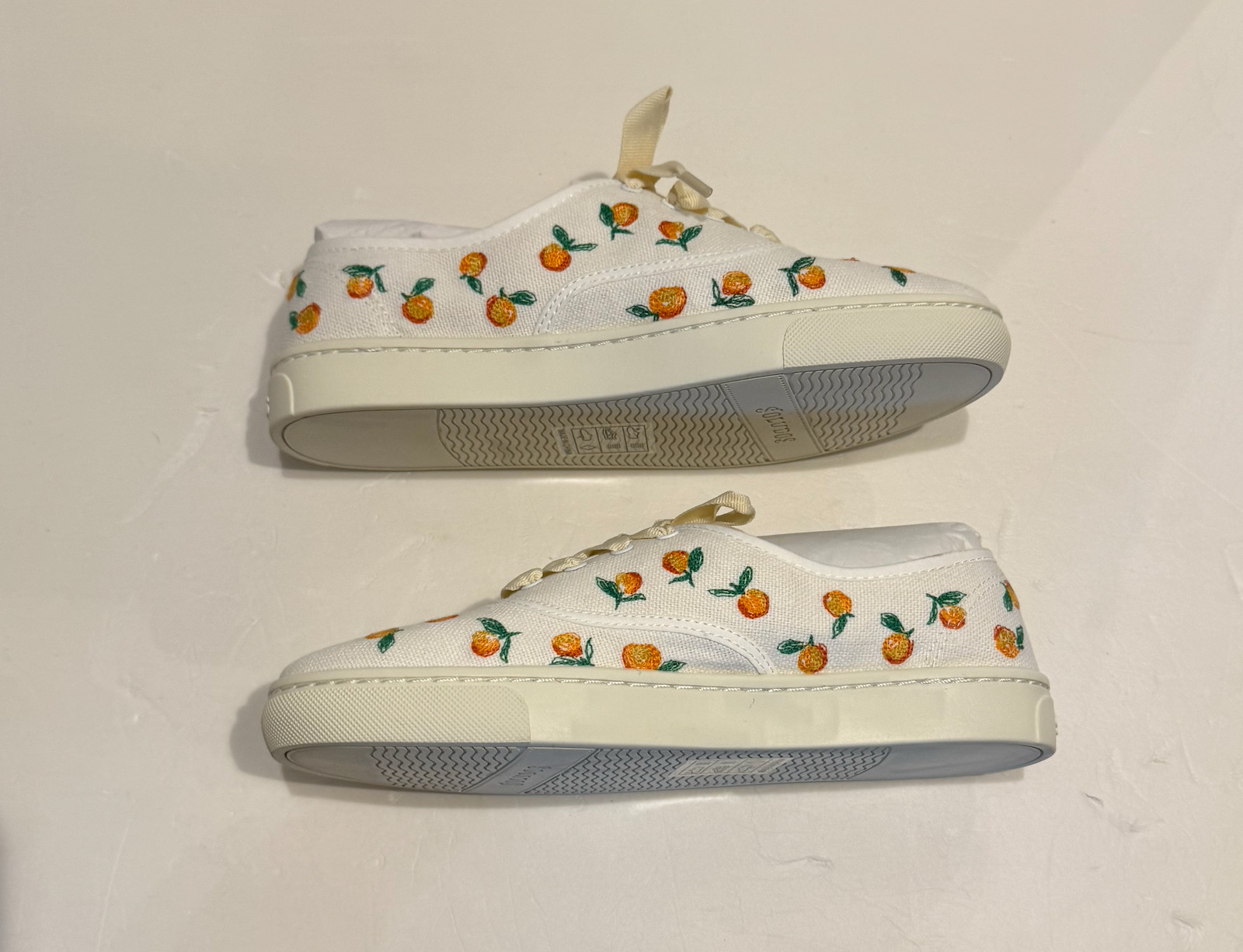 NEW Soludos Lace-Up Embroidered Sneakers Womens Size 7.5 White Floral Ibiza RARE