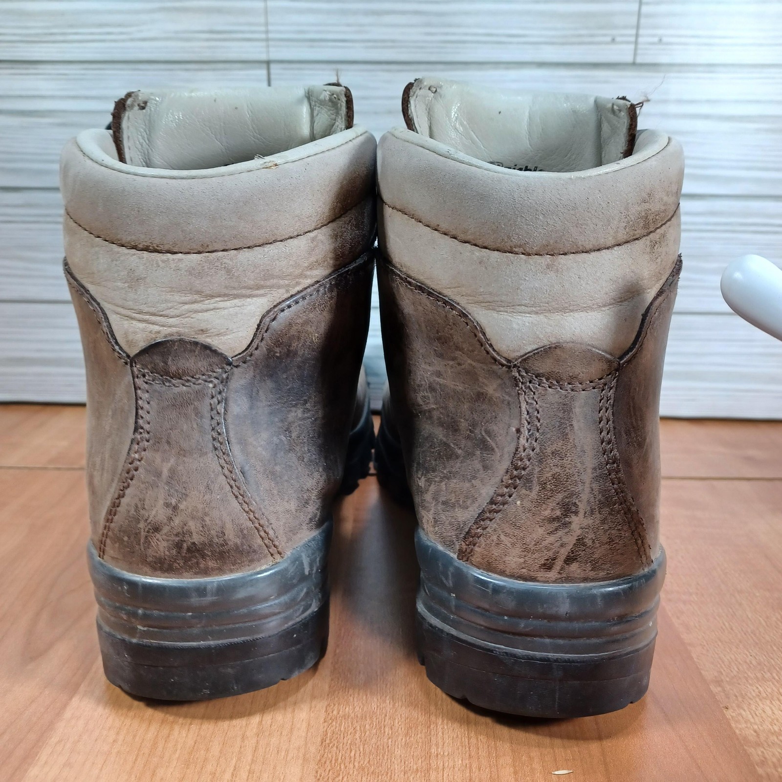 Vintage Raichle REI Boots Womens 9.5 M Distressed Mountaineering Made Hungary