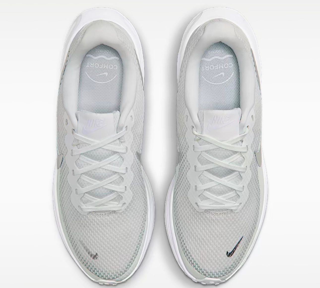Nike Revolution 8 – Size: 6W