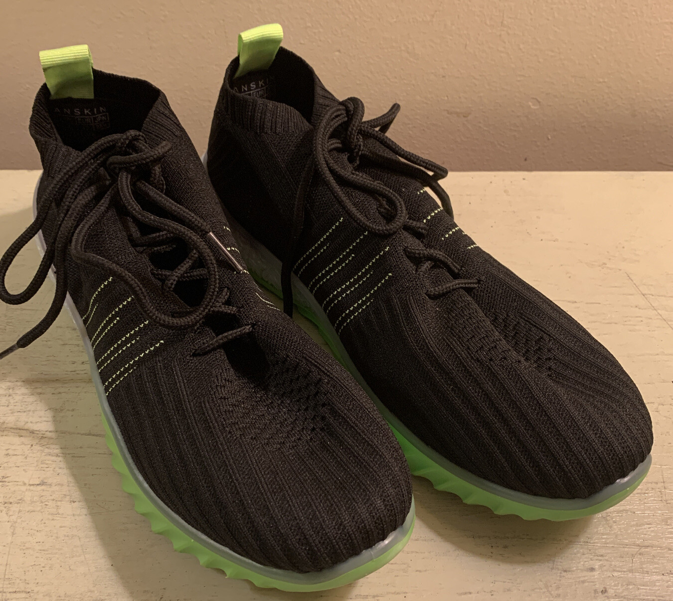 Danskin Women’s size 10 Positive Knit Sneakers Athletic Shoes Black/lime UK 8