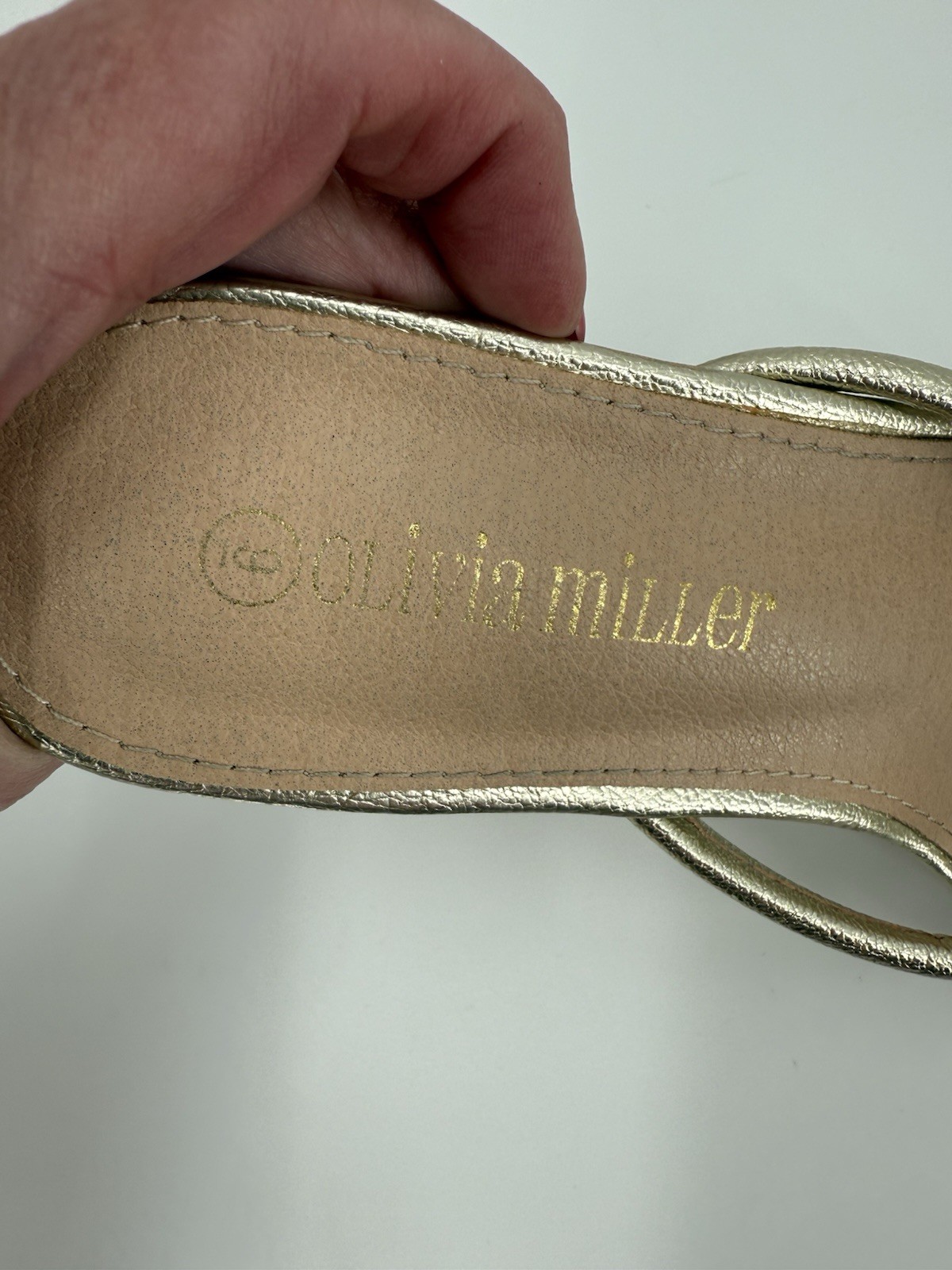 Olivia Miller Women’s Emerald Gold Metallic Sandal Block Heel Size US 9