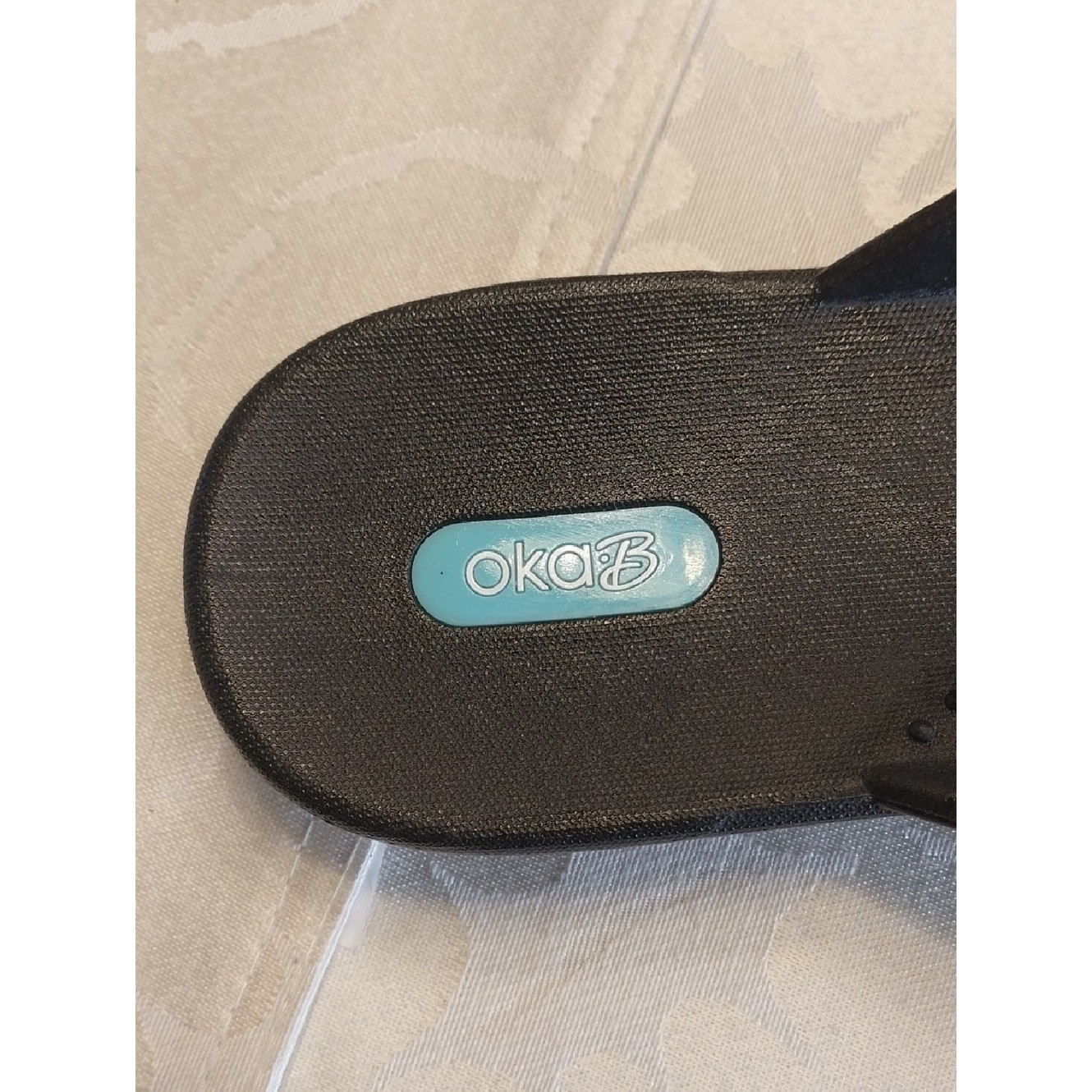 Oka-B NWOT Women’s Rhinestone Jewel Flip Flop Sandals Size 10 Black Arch Support