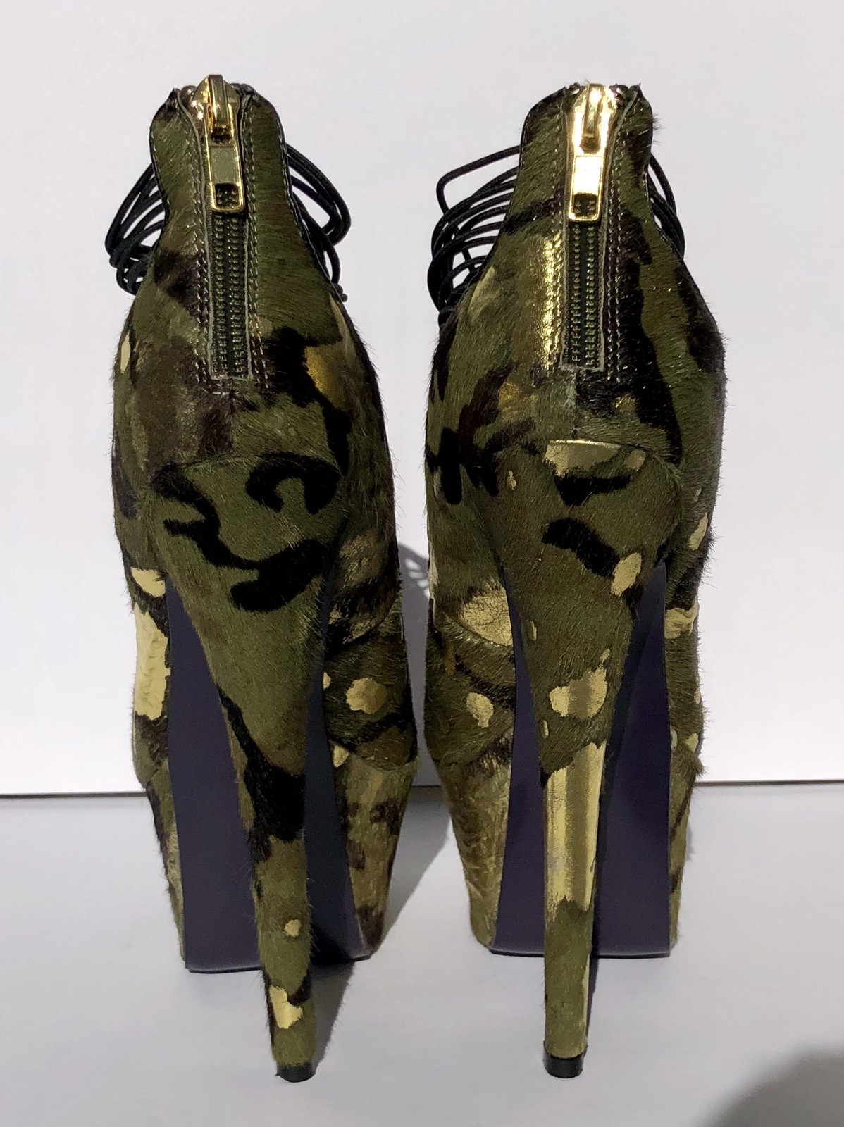 NEW London Trash Camo Pony Hair Platform Heels Sz 6 Leather
