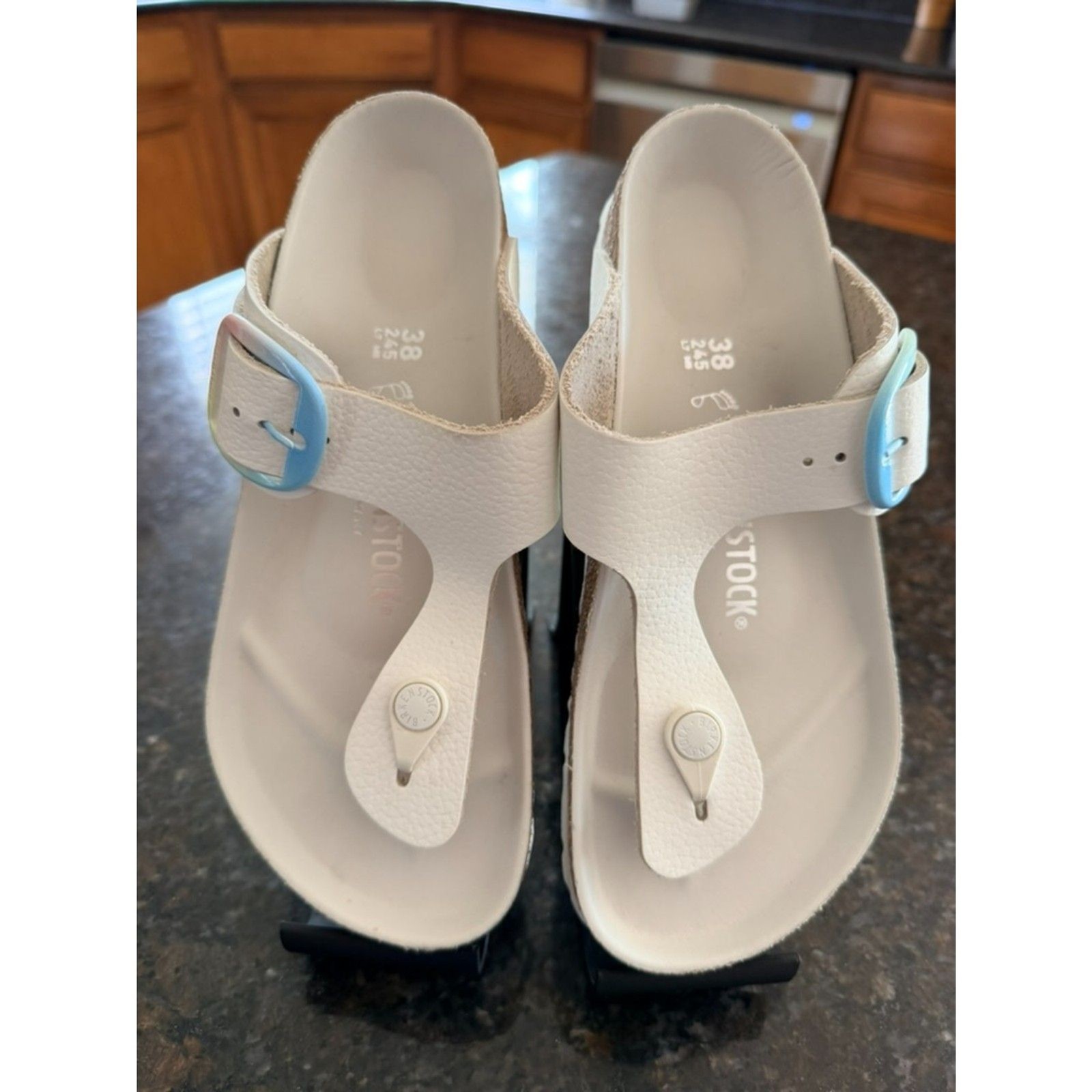 Birkenstock Gizeha Big Buckle – White – Size 38 (L7/M5) – LN! Rainbow Buckle