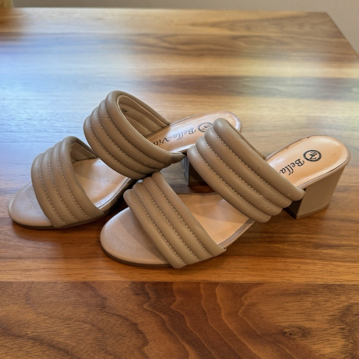 Bella-Vita Beige Leather Quilted Slide Sandals Slip-On Block Heel 7.5W