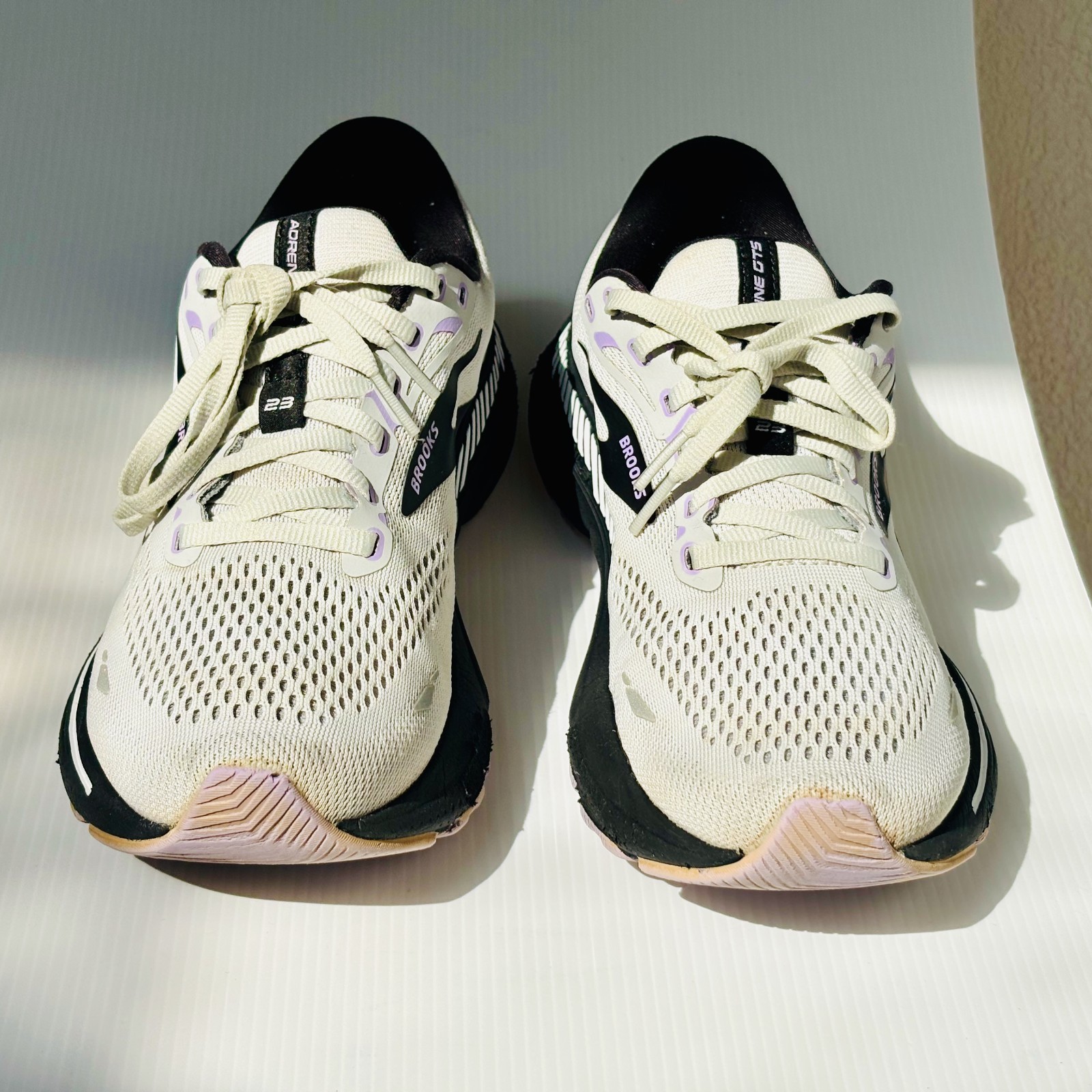 Brooks Adrenaline GTS 23 Women’s 9 B Gray Black Purple Running Shoes 120381