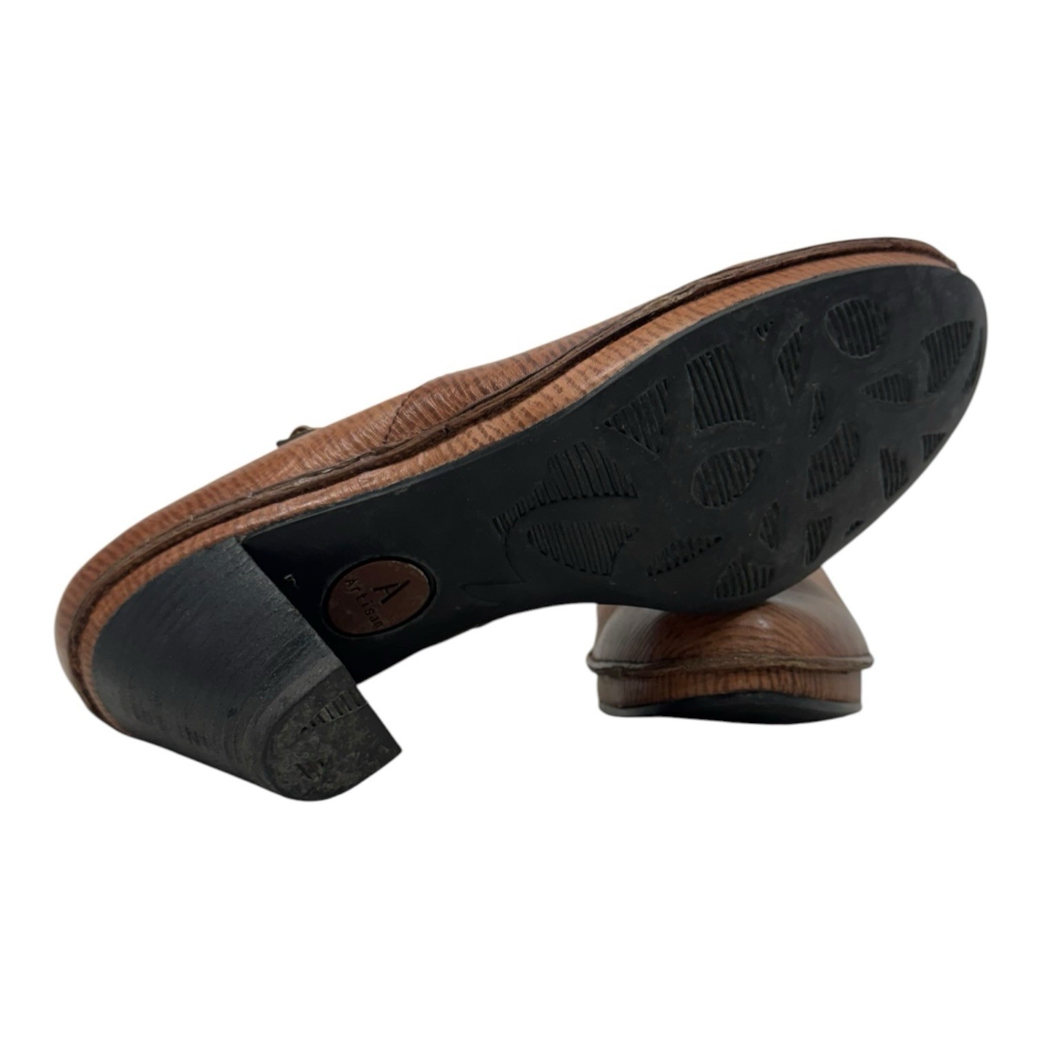 CLARKS ARTISAN Womens 9.5 Embossed Leather T Strap Pumps Maryjane Heels 73872