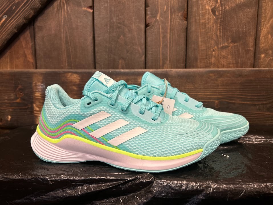 Adidas Women’s Novaflight Volleyball Shoes HP3365 – Size 8