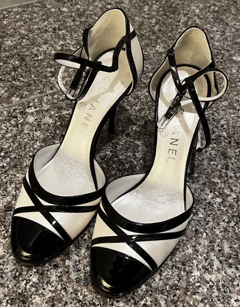 CHANEL Pearl Coco Mark Pumps Ribbon Patent Leather Black White Women EU37.5/US7