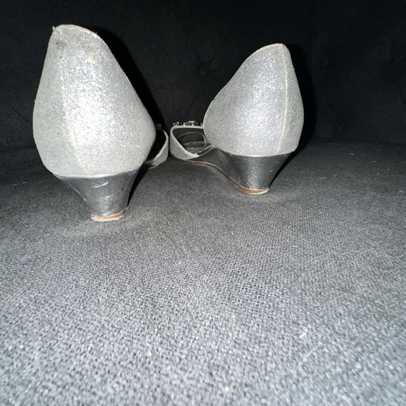 I. Miller Silver Color Glitter Sparkle Low Heels Ladies Size 10M Party Wedding