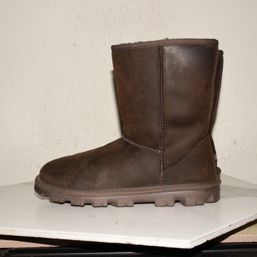 UGG Essential Short Leather Boot Women US 8