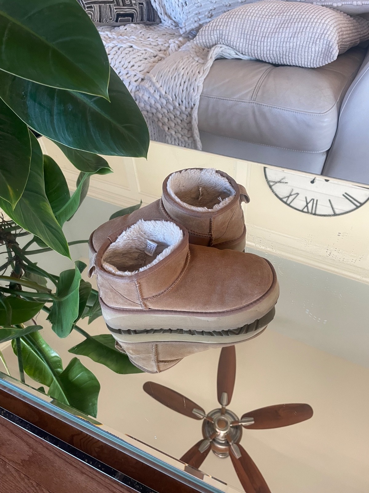 UGG Women’s Classic Ultra Mini Platform Chesnut Boots 1135092 Size 37 USA