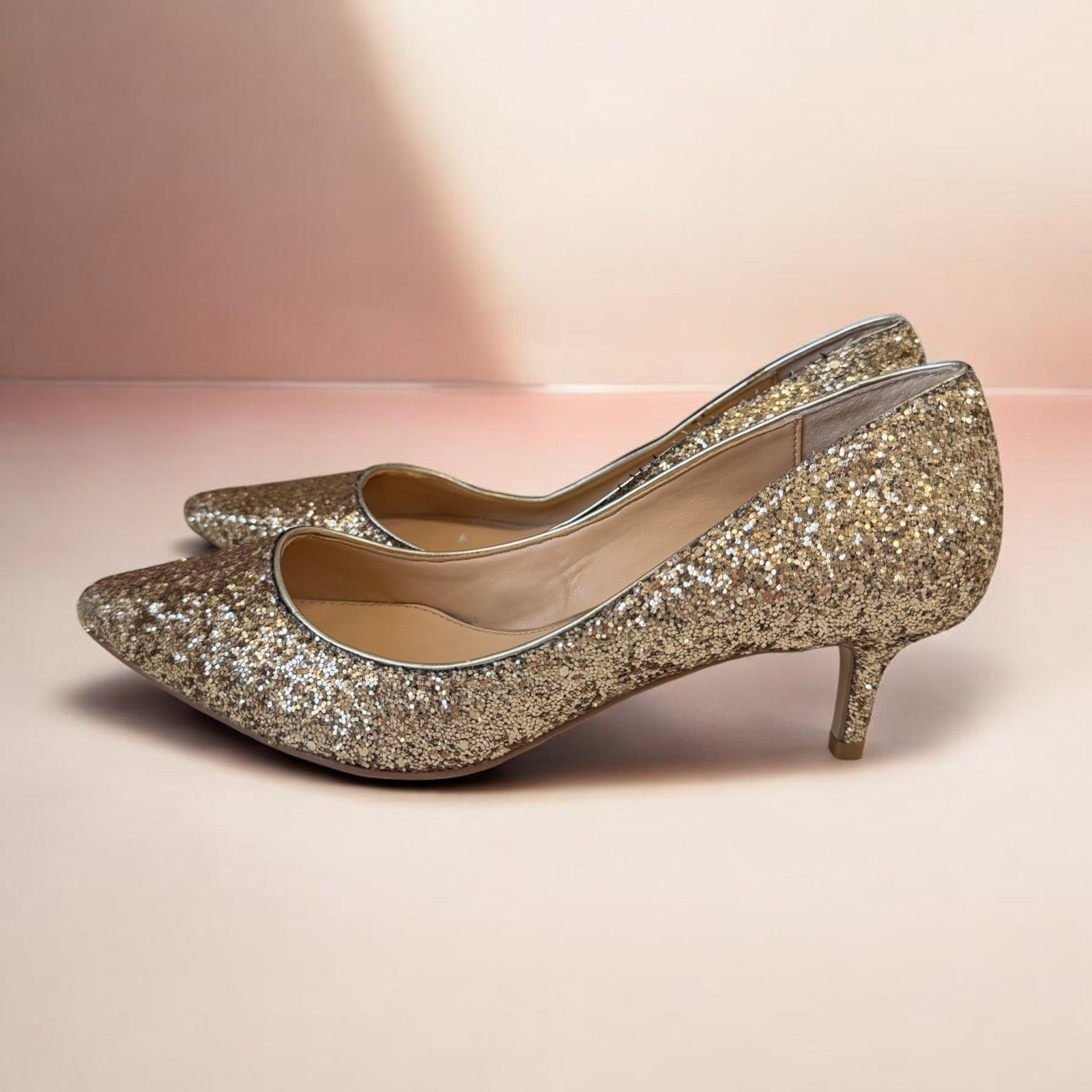 Jewel Badgley Mischka Gold Glitter Heels Pointed Toe Kitten Heel Wedding Glam
