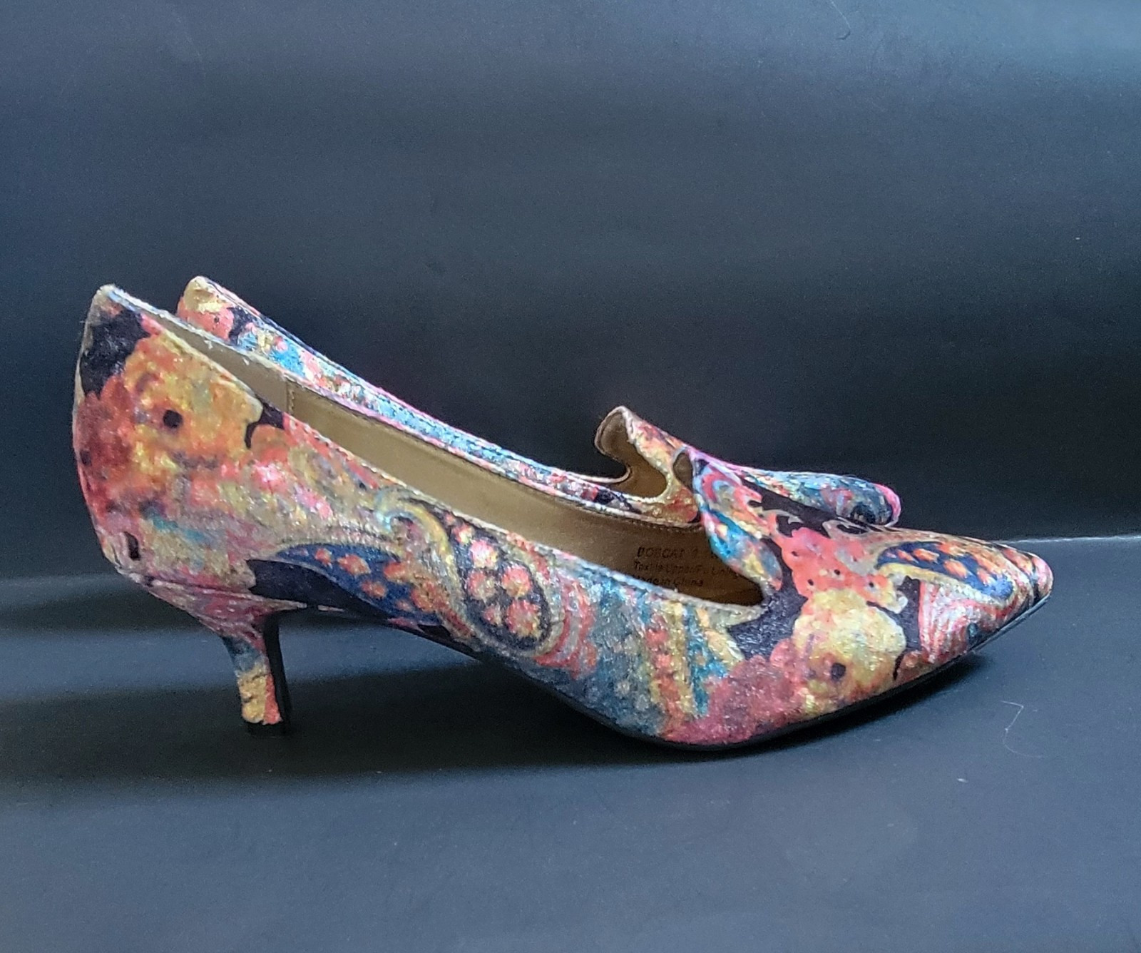 Bellini Women’s Bobcat Multi-colored Velvet Pump Heels Shoes – Sz 8.5