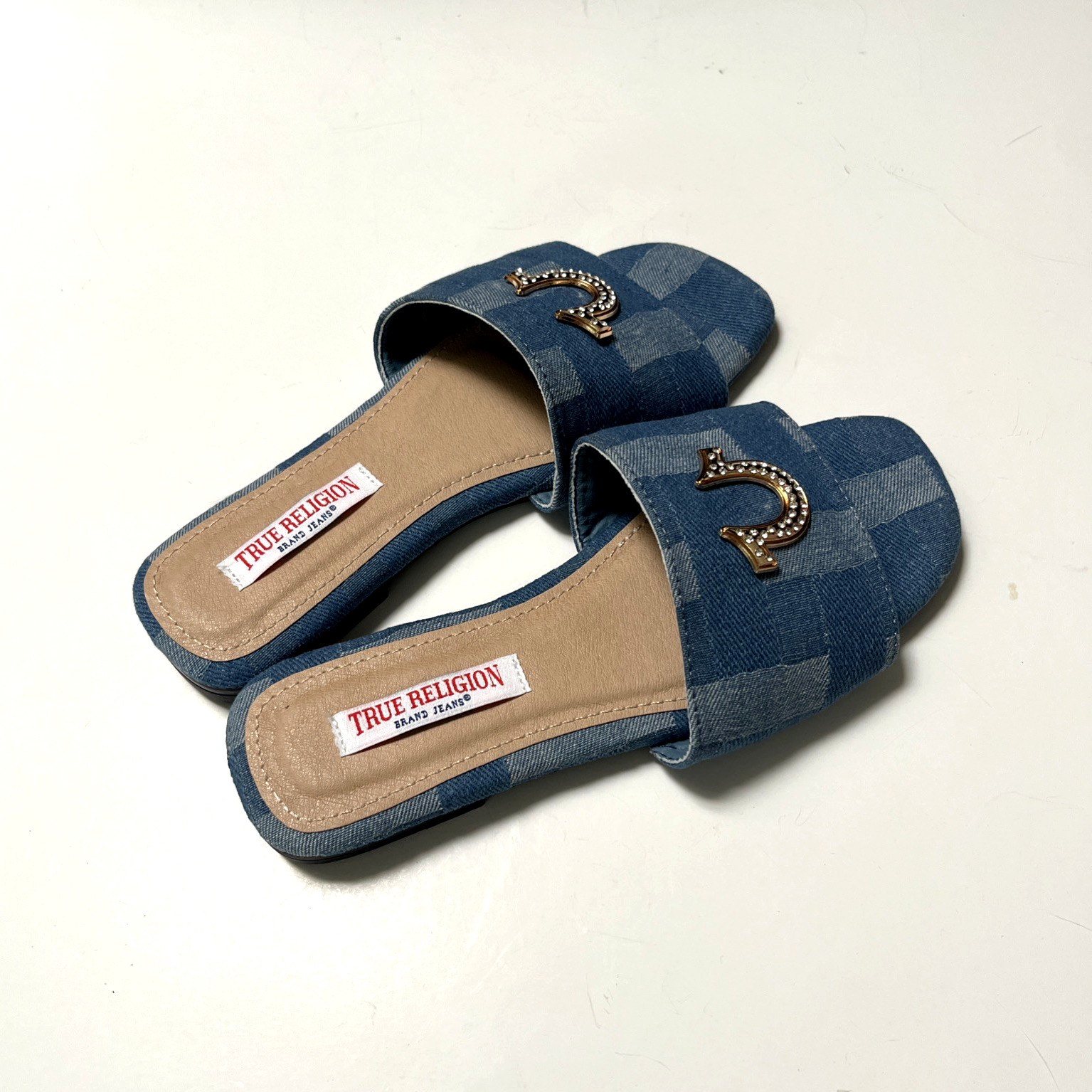 True Religion Denim Slide Sandals Crystal Horseshoe Logo Blue Size 7 NWOB