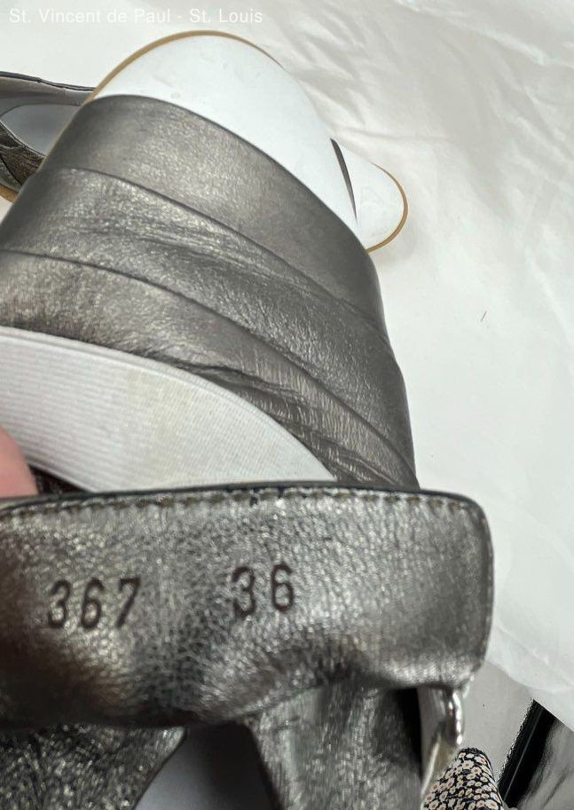 Walter Genuin Women Golf Shoes 367 Metallic Gray White Leather Slip-On 5.5
