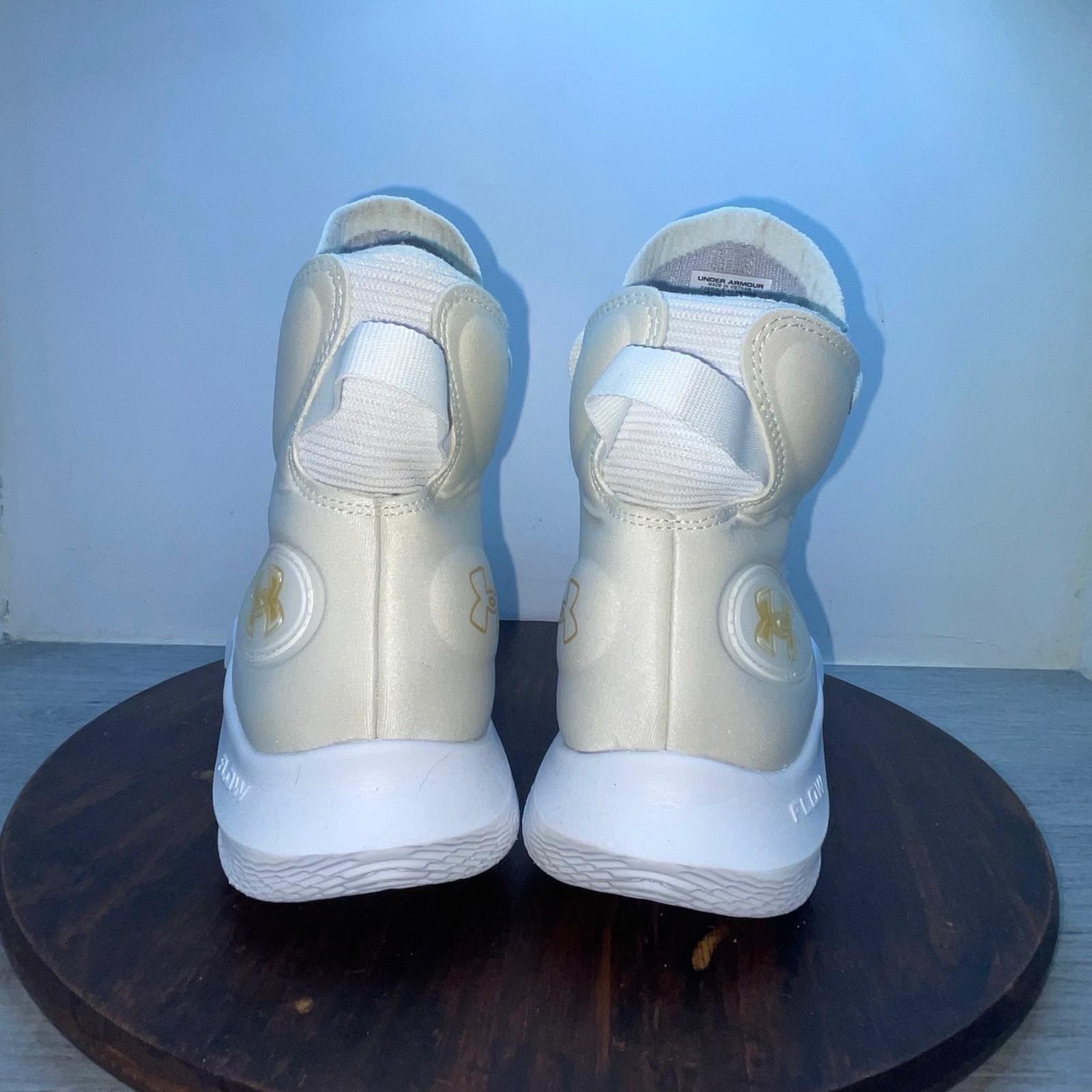 Under Armour Womens Flow Ace Highlight White Basketball Shoes Sneakers Size 8.5