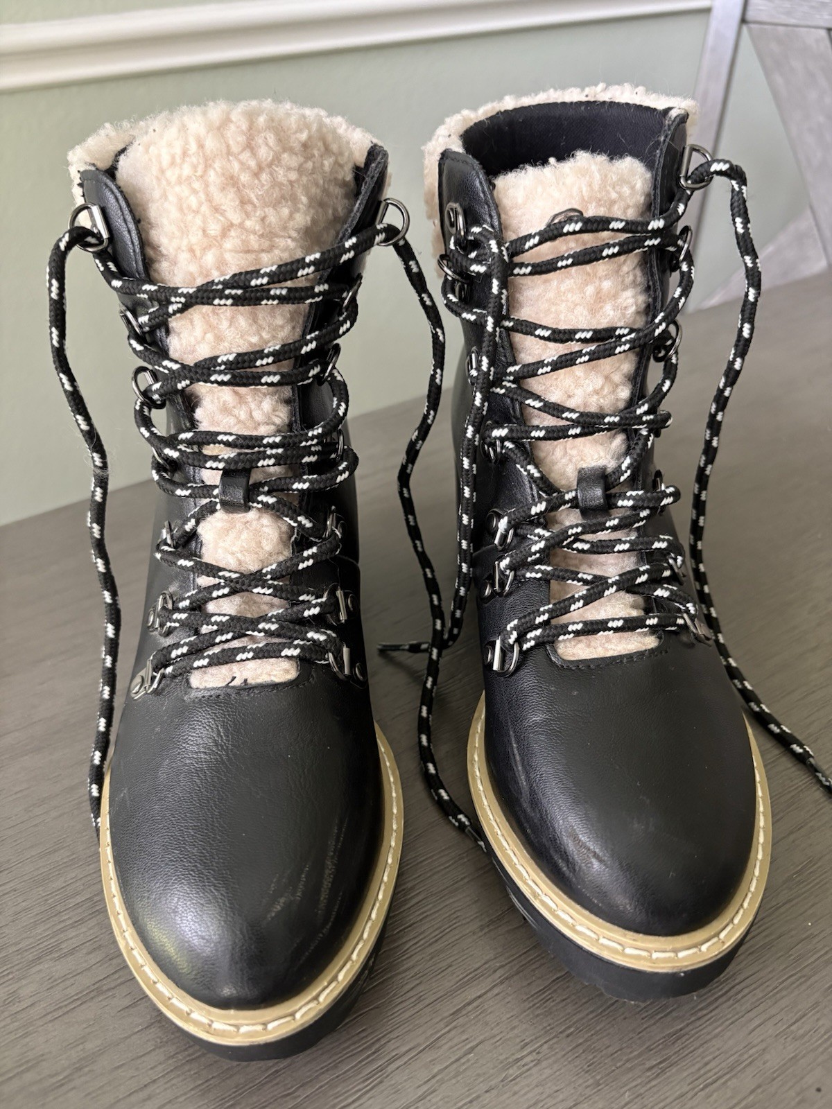 Corkys Women’s Black Combat Ankle Boots Lace-Up Faux Leather Fur Trim Sz 8