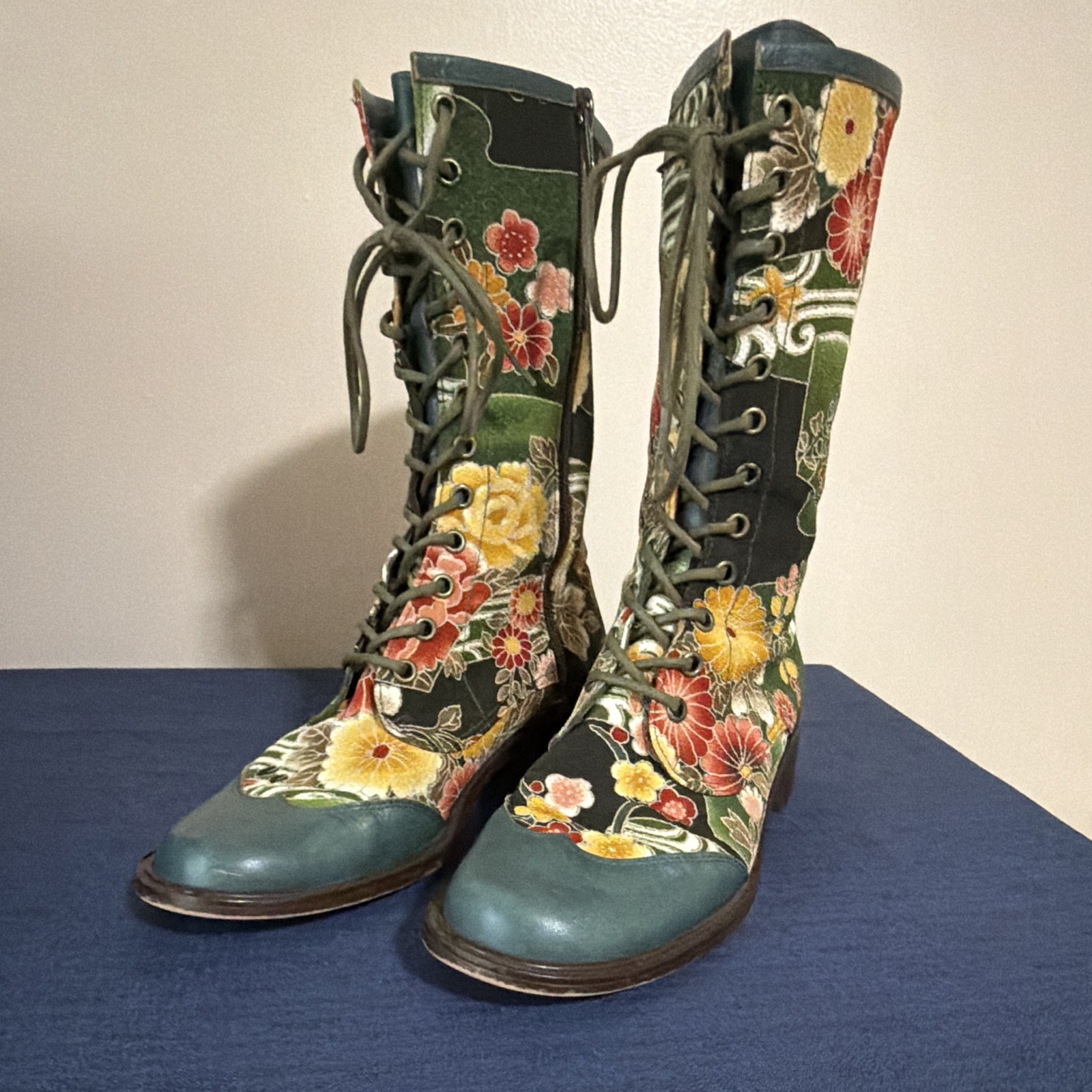 Japanese Women’s Mid-Calf Lace-Up Boots with zipper made in Japan