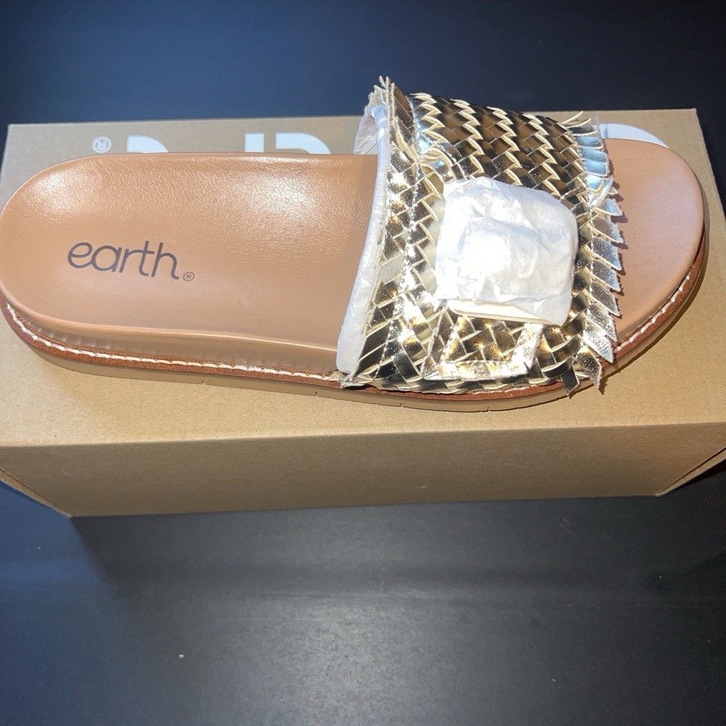 Earth Women’s Gold Woven Slide Sandals Slip On Casual US 7 M EU 38