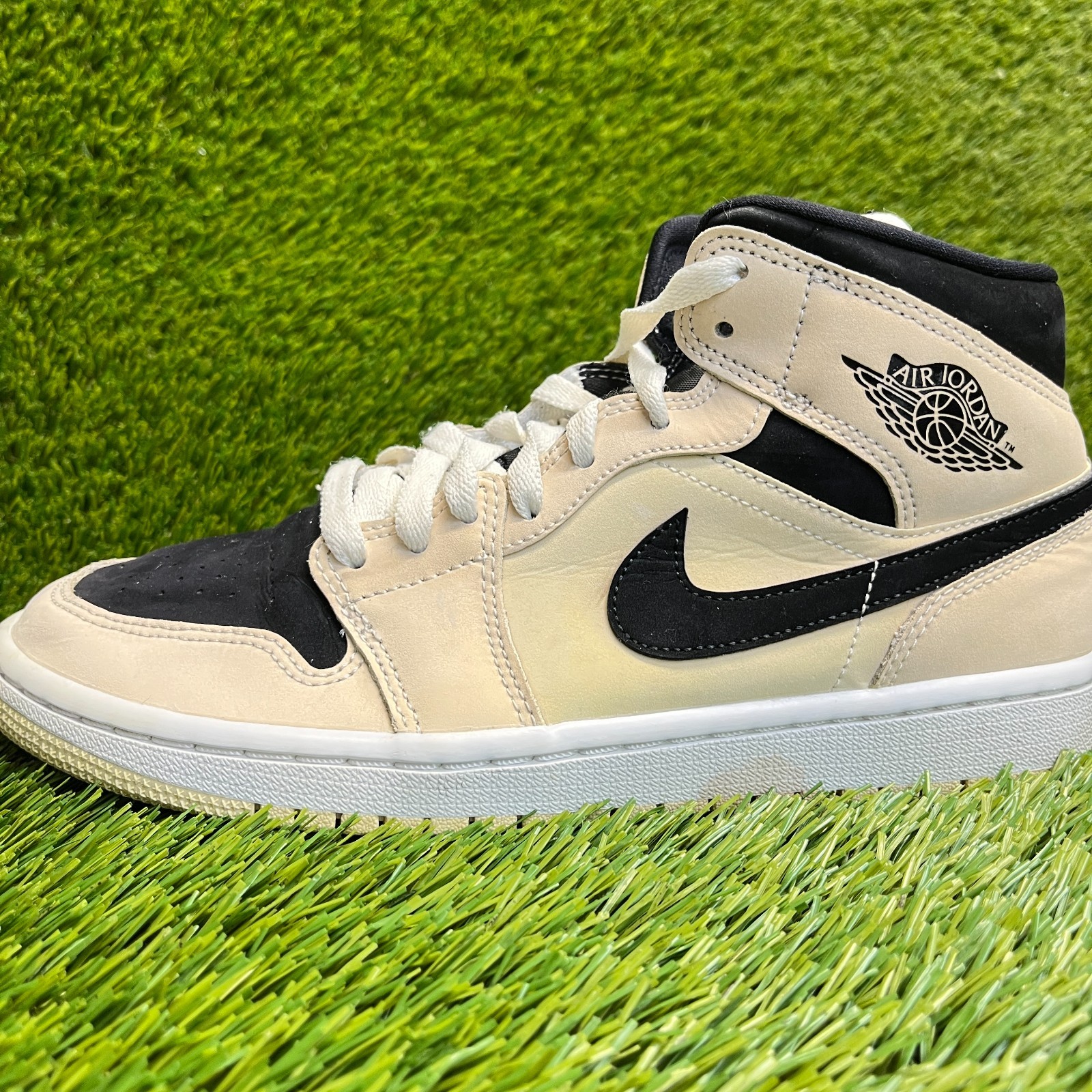 Nike Air Jordan 1 Retro Womens Size 9 Beige Black White Athletic Shoes Sneakers