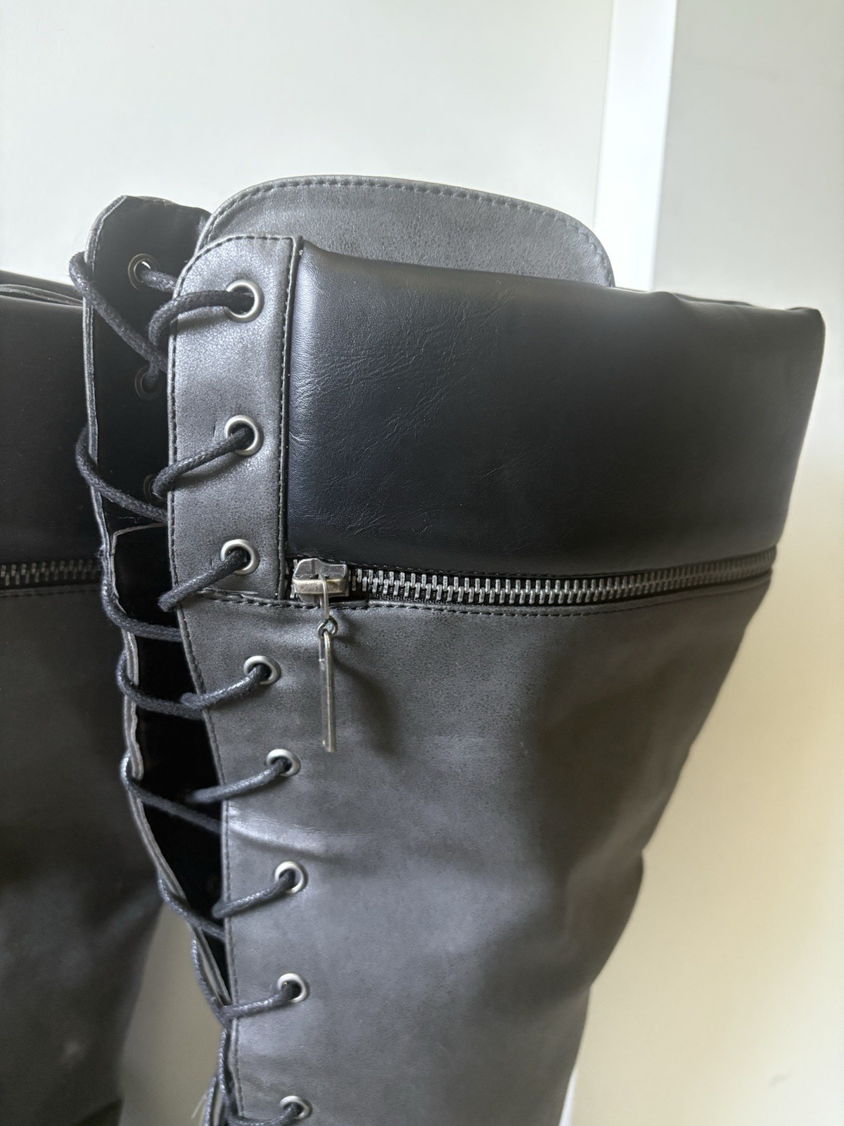Women’s Black Knee High Combat Boots Lace-Up Side Zip Round Toe US 9 EU 40